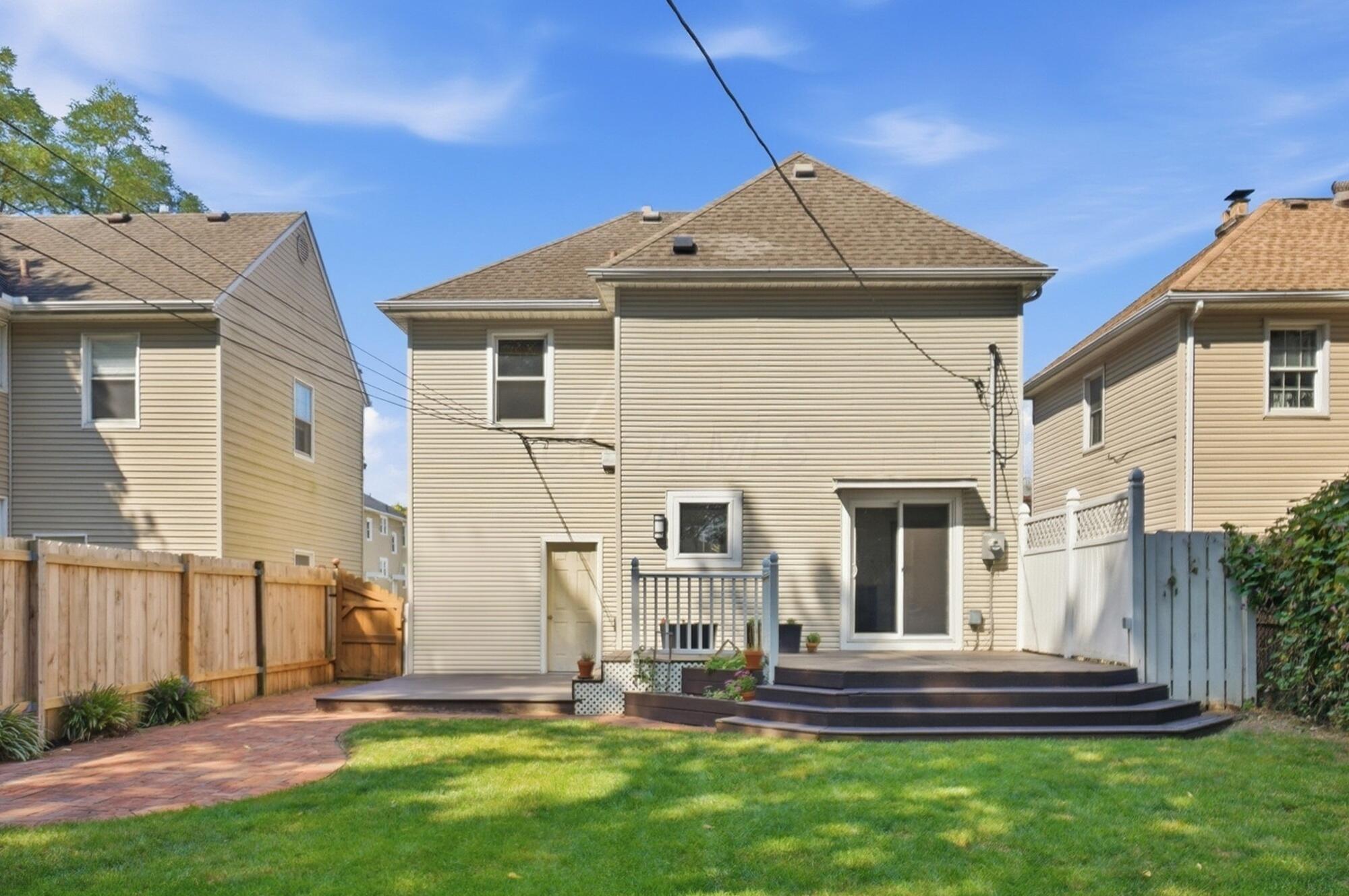 1404 Meadow Road