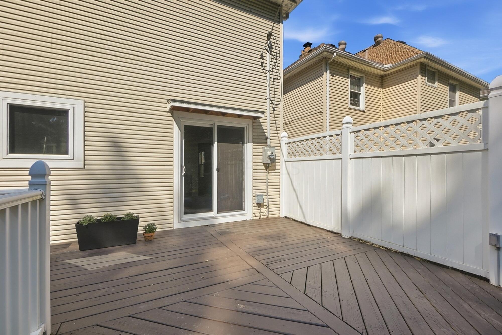 1404 Meadow Road