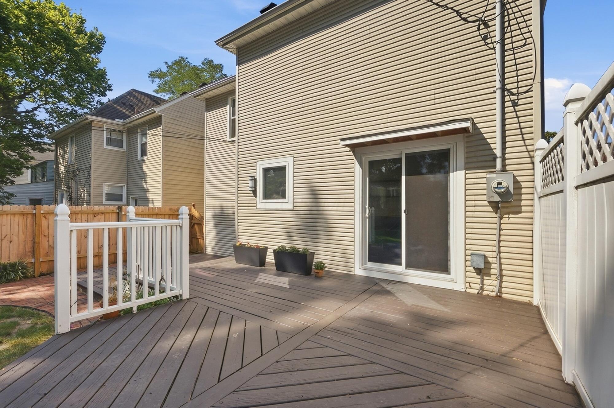 1404 Meadow Road