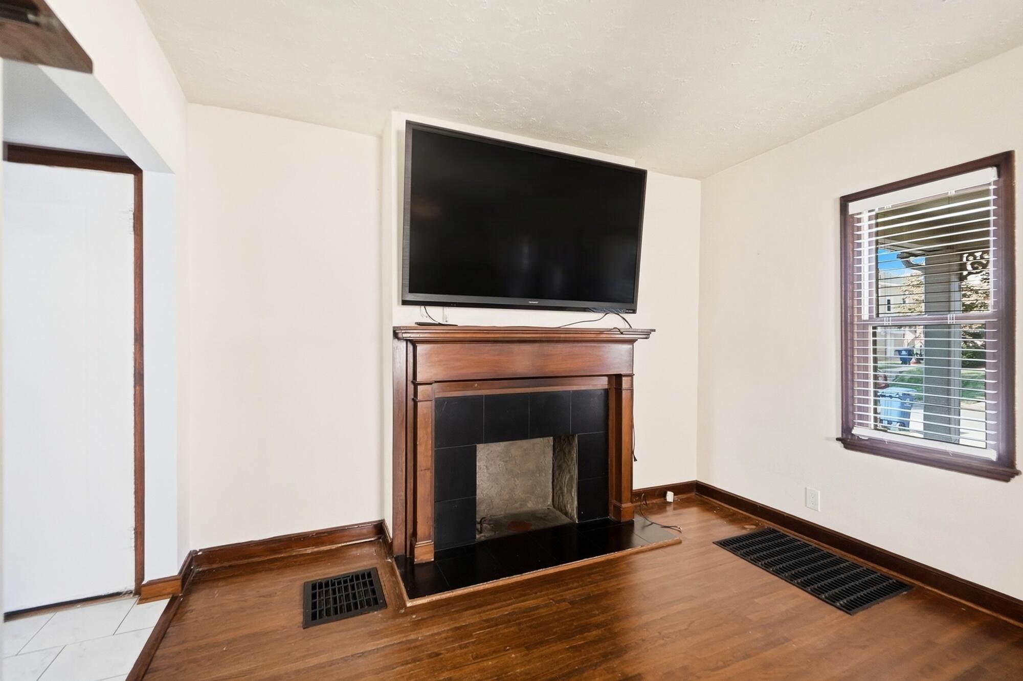 1404 Meadow Road
