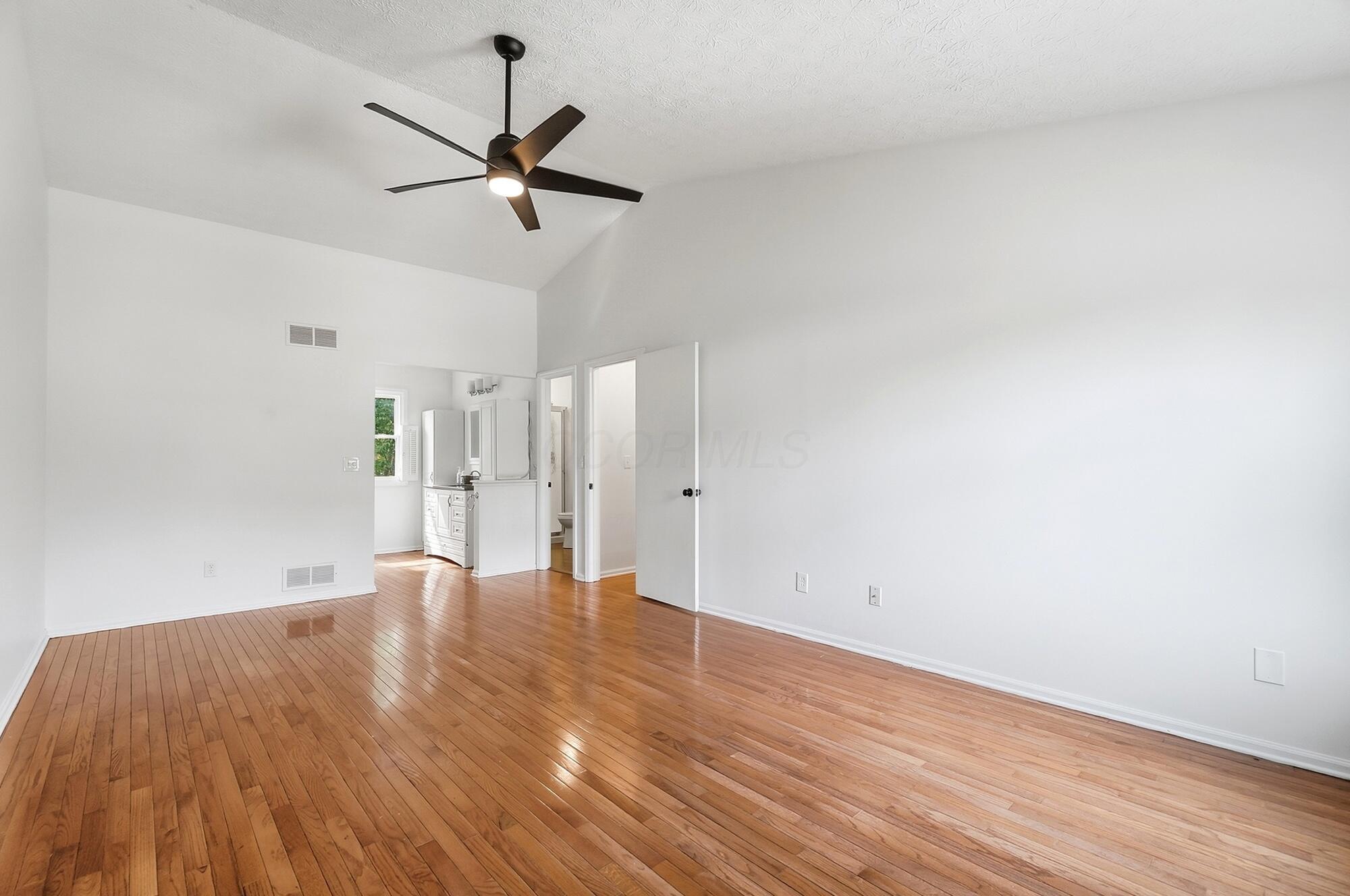 5203 Hickory Grove