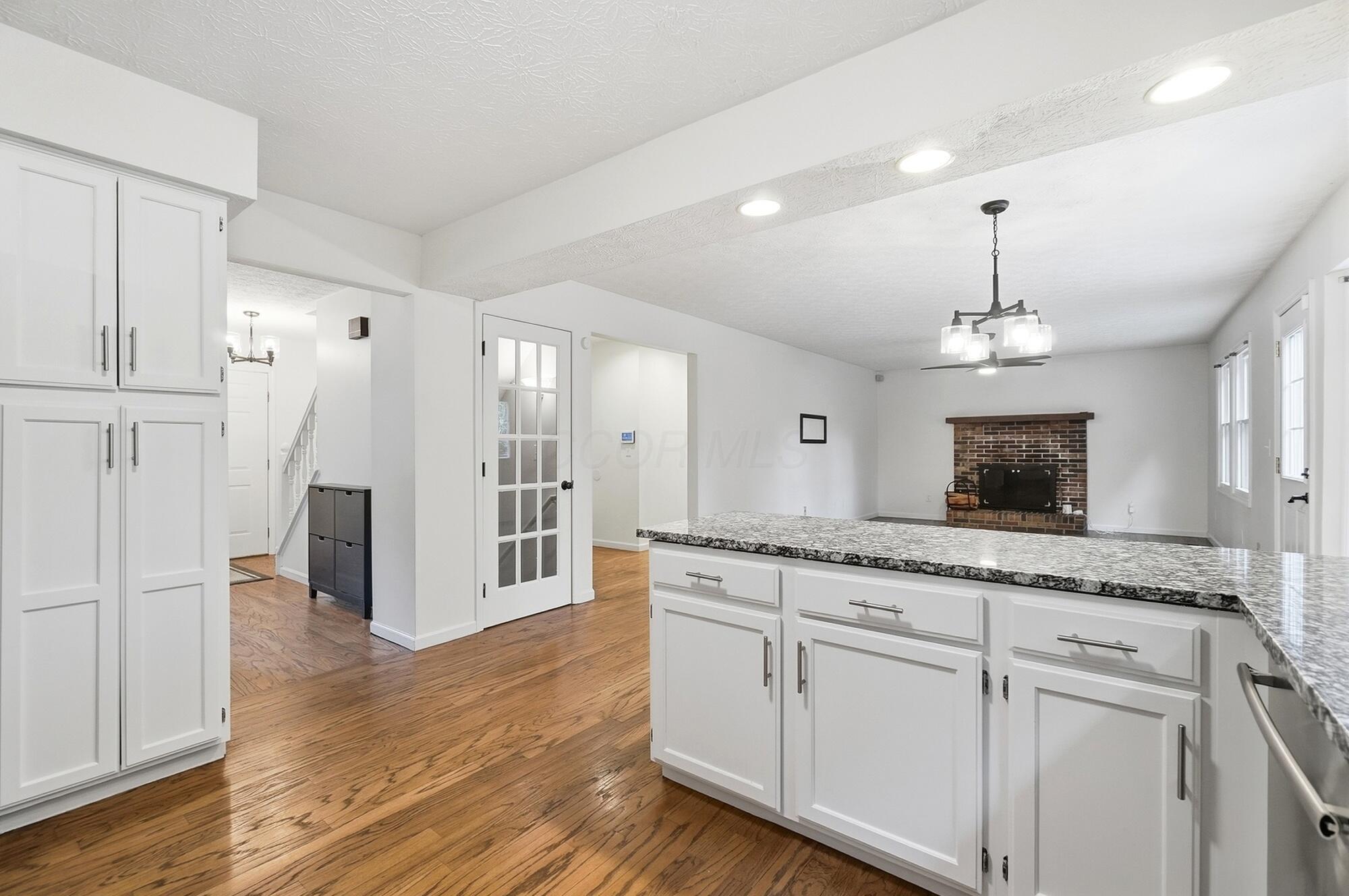 5203 Hickory Grove