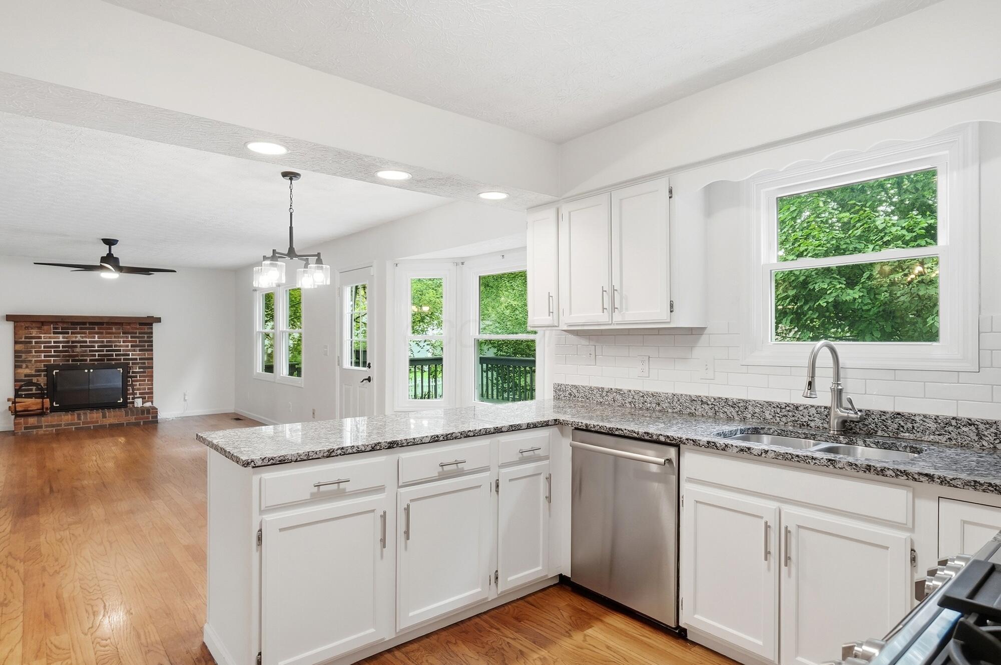 5203 Hickory Grove