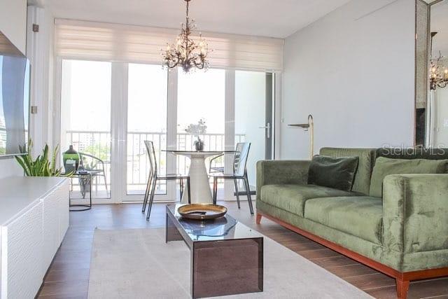 306 VILLAMIL ST #504