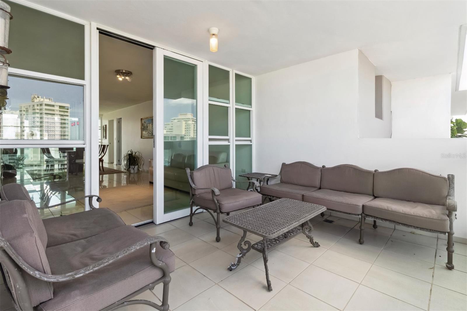 1362 MAGDALENA AVE E #1002