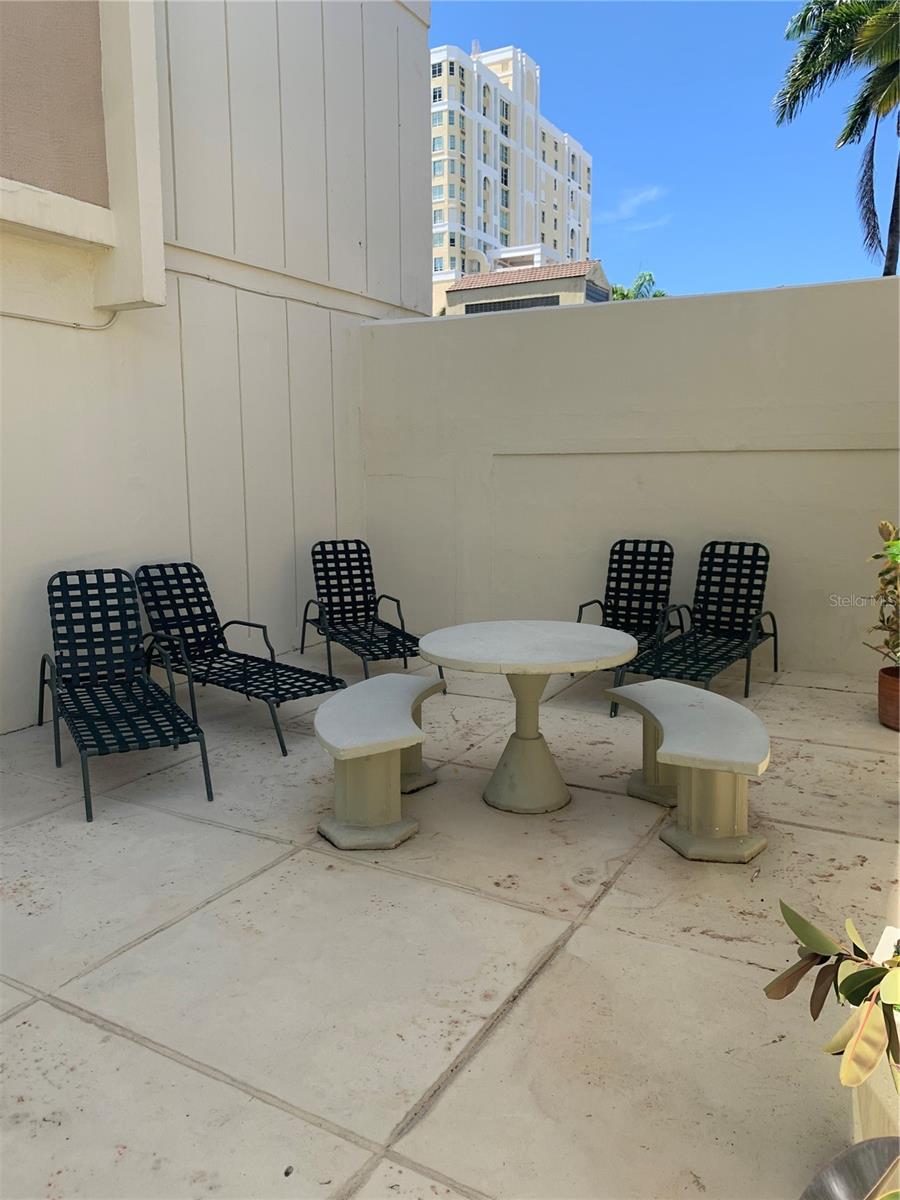 1802 MC LEARY AVE #802