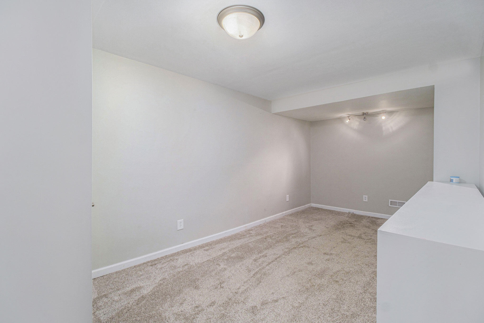 601 W George Court