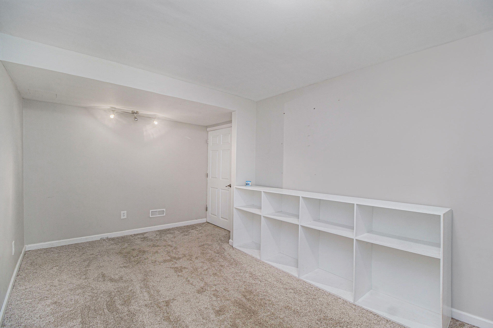 601 W George Court