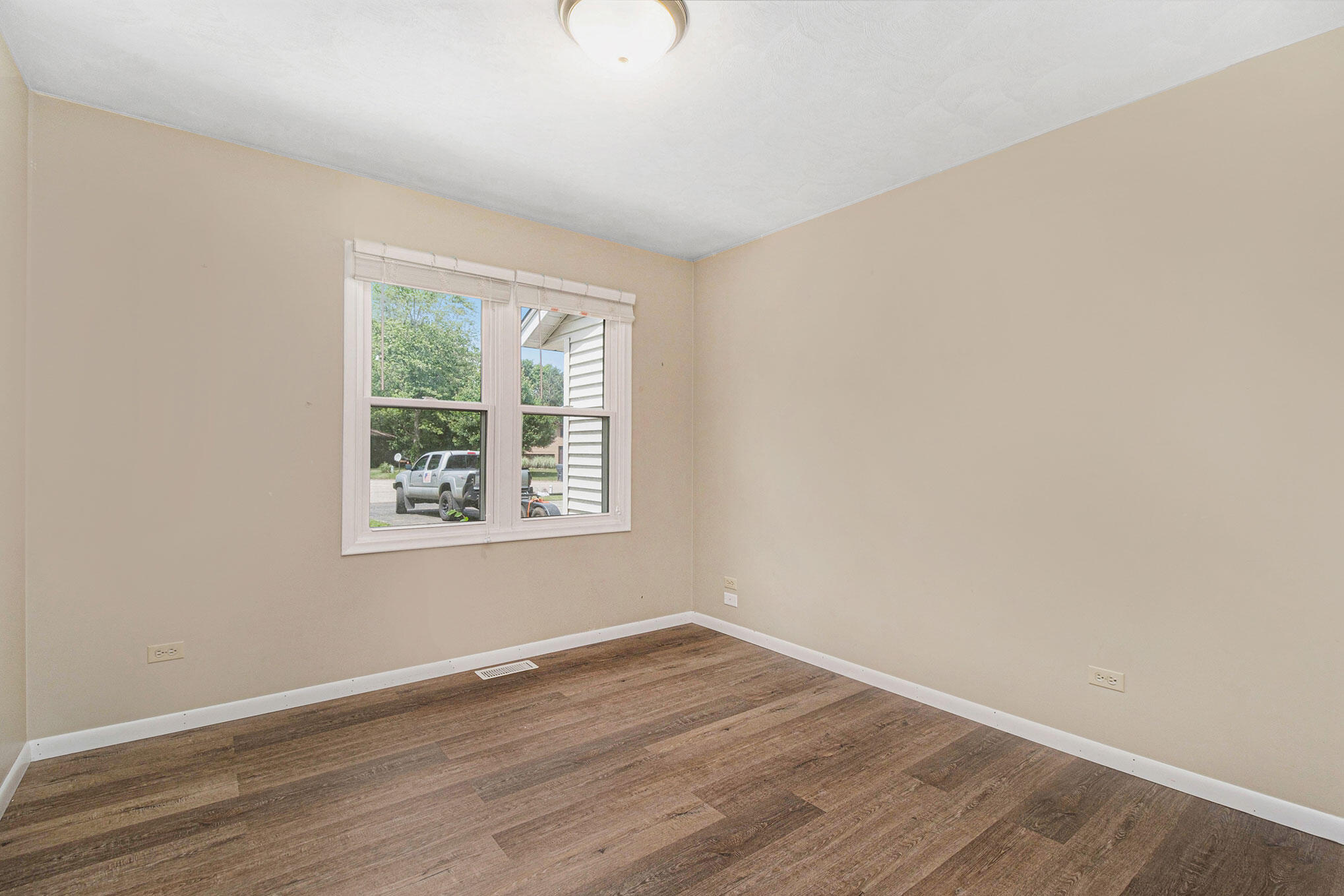 601 W George Court