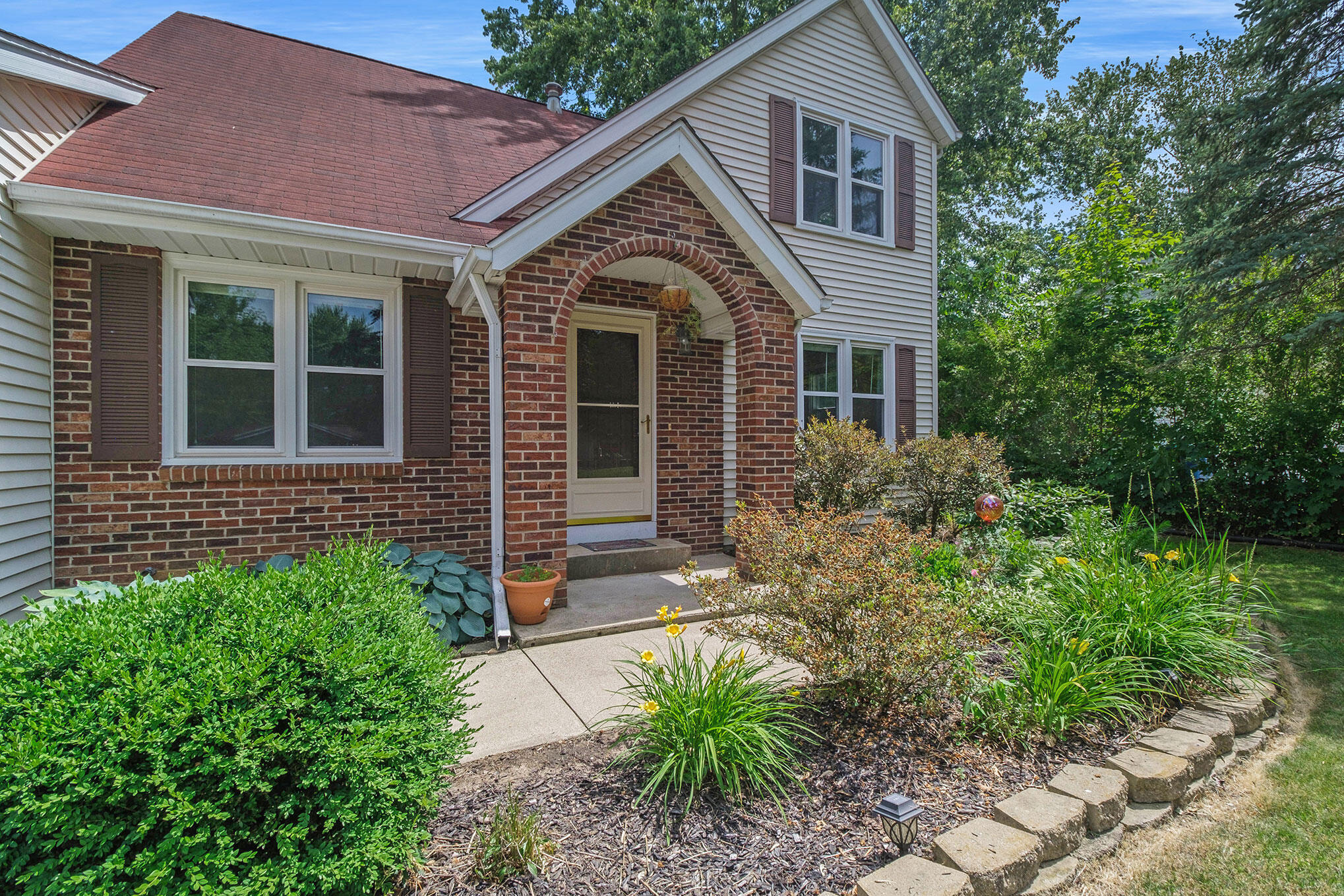 601 W George Court