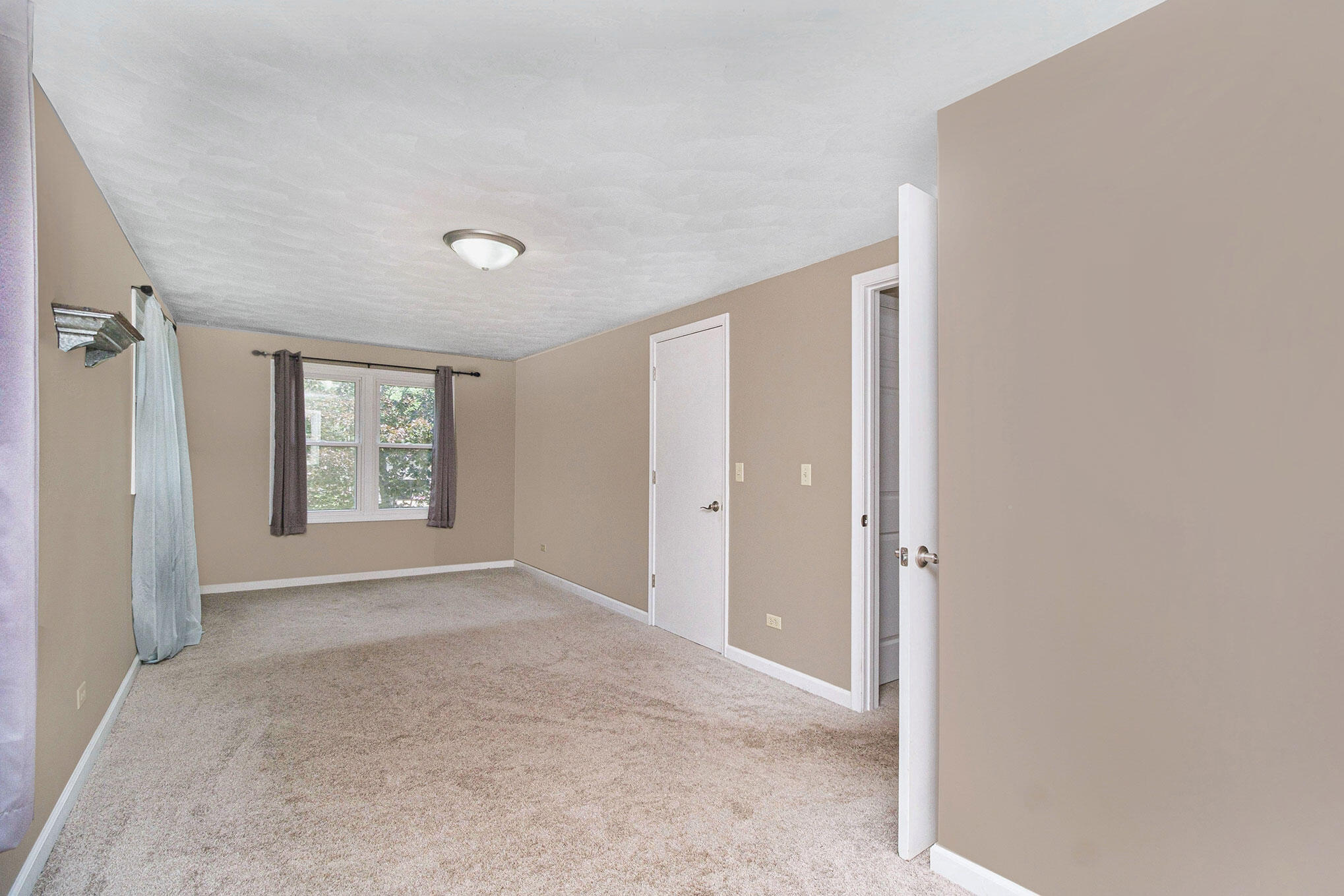601 W George Court