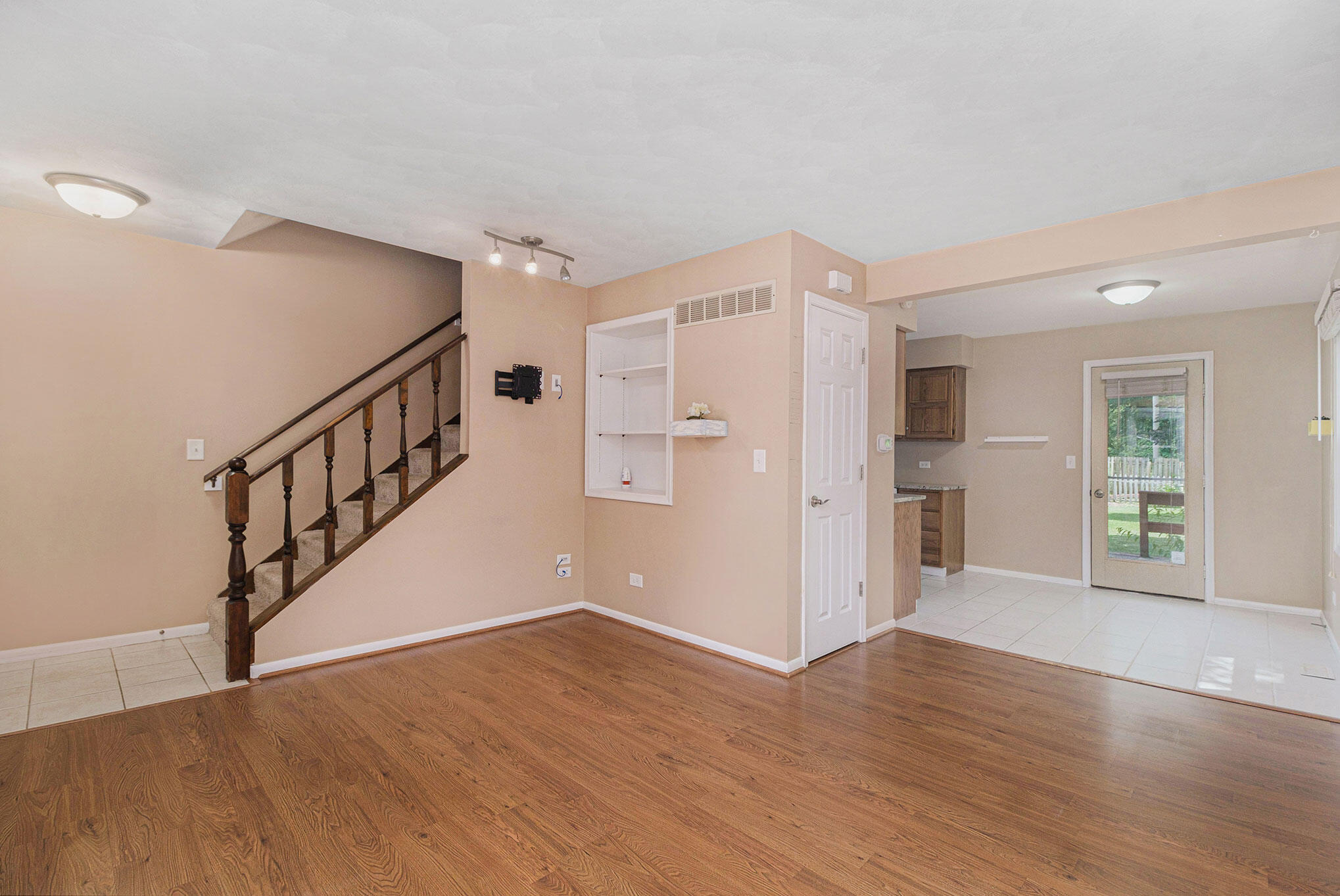 601 W George Court