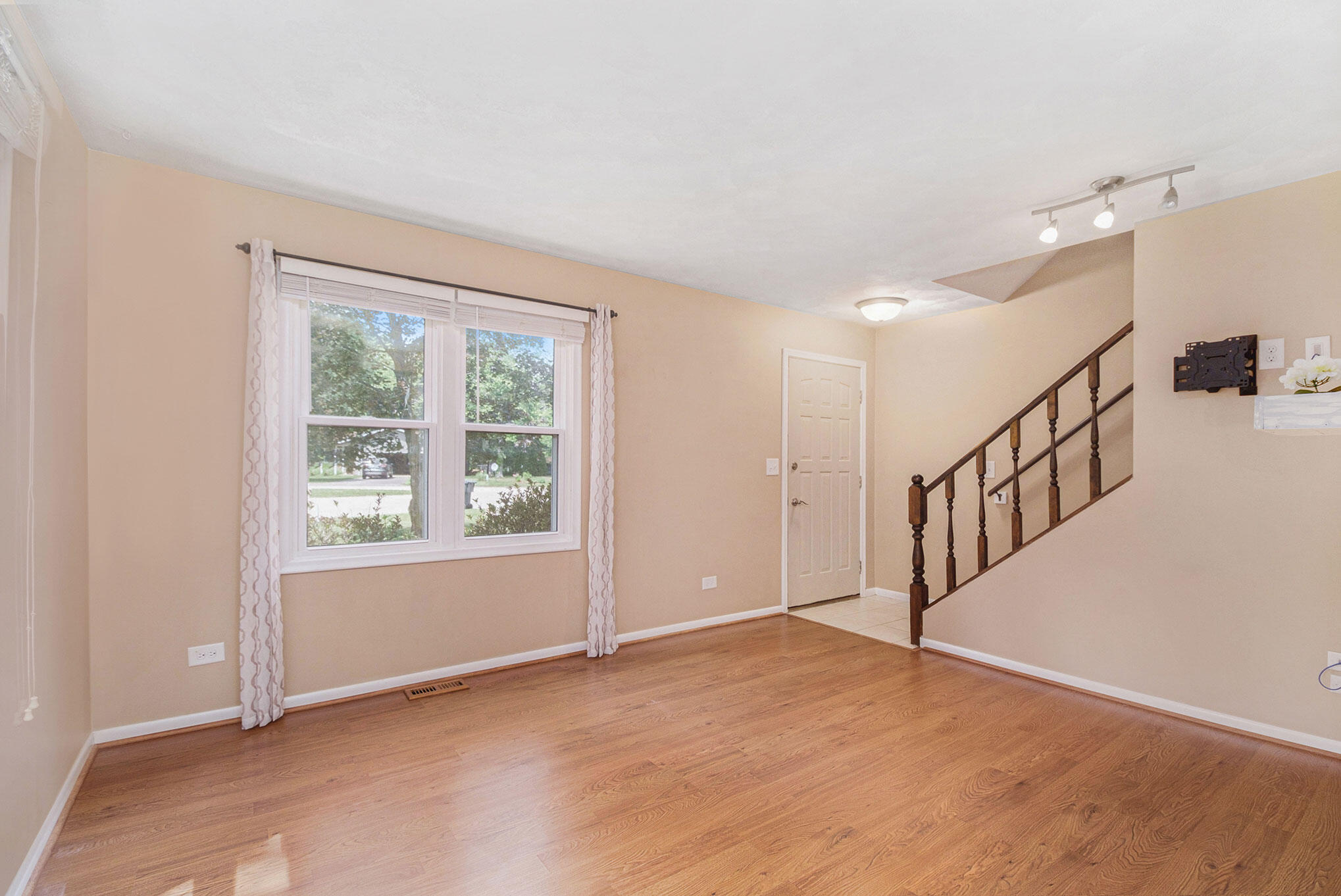 601 W George Court