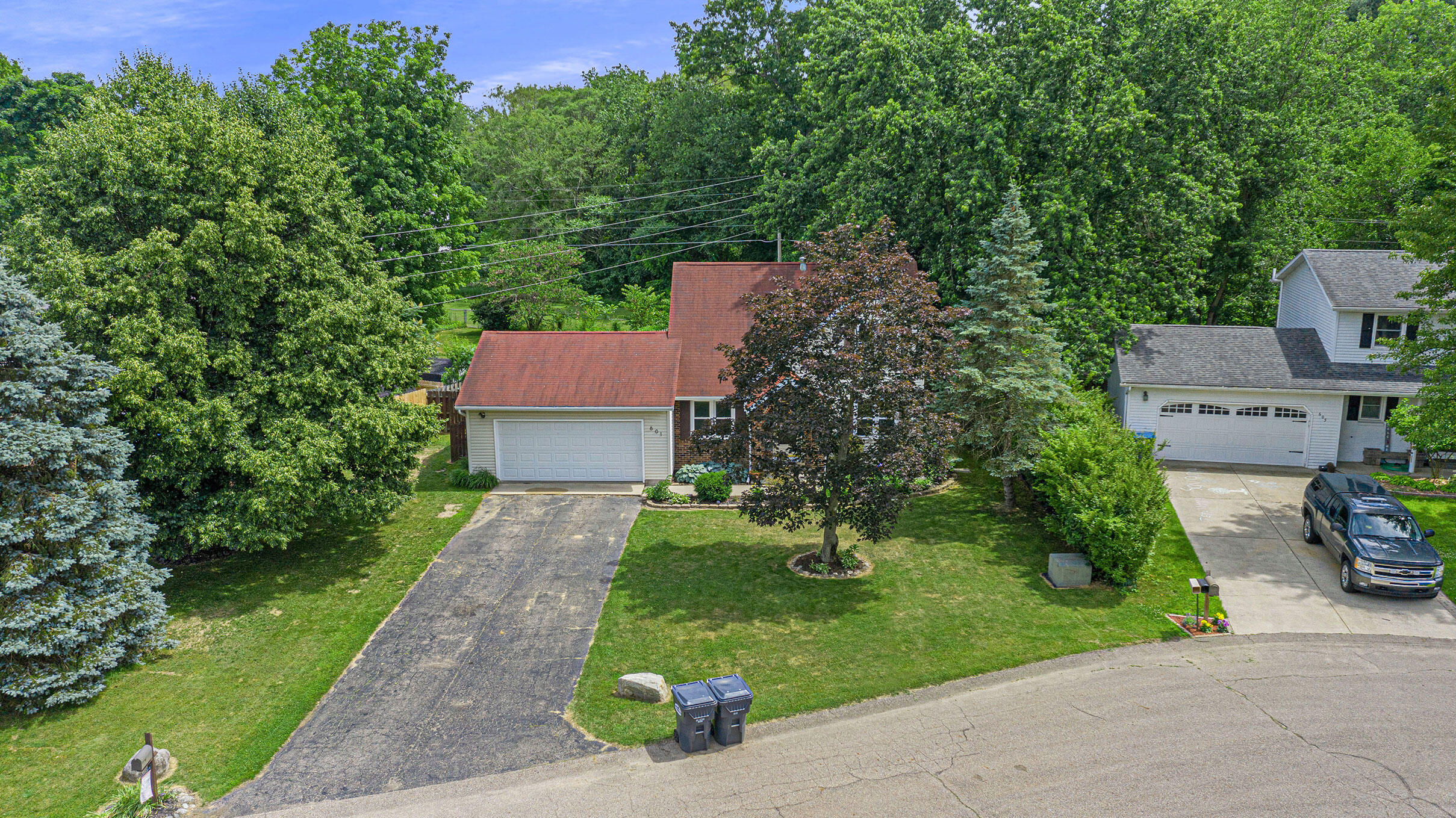 601 W George Court