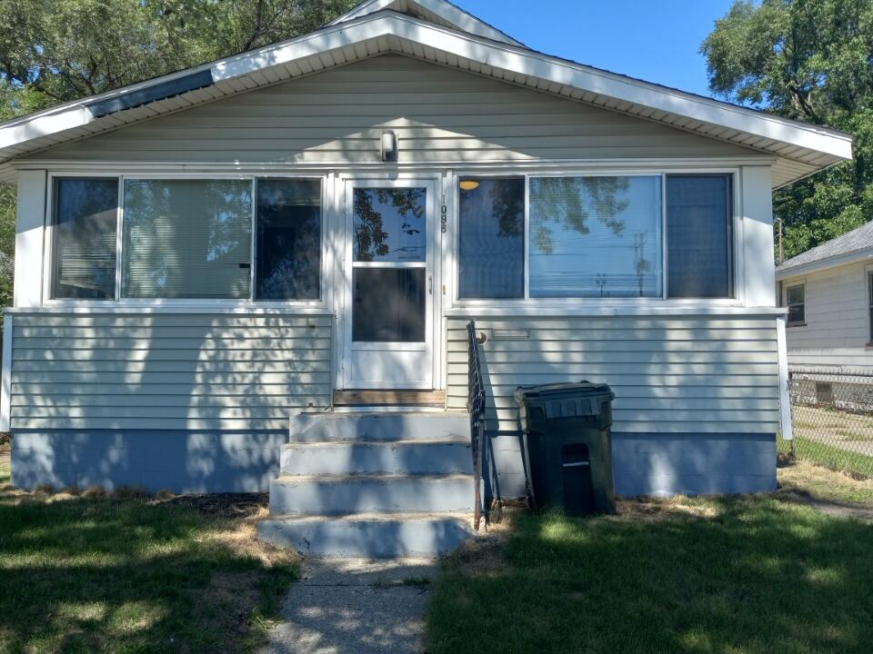 1098 E Laketon Avenue