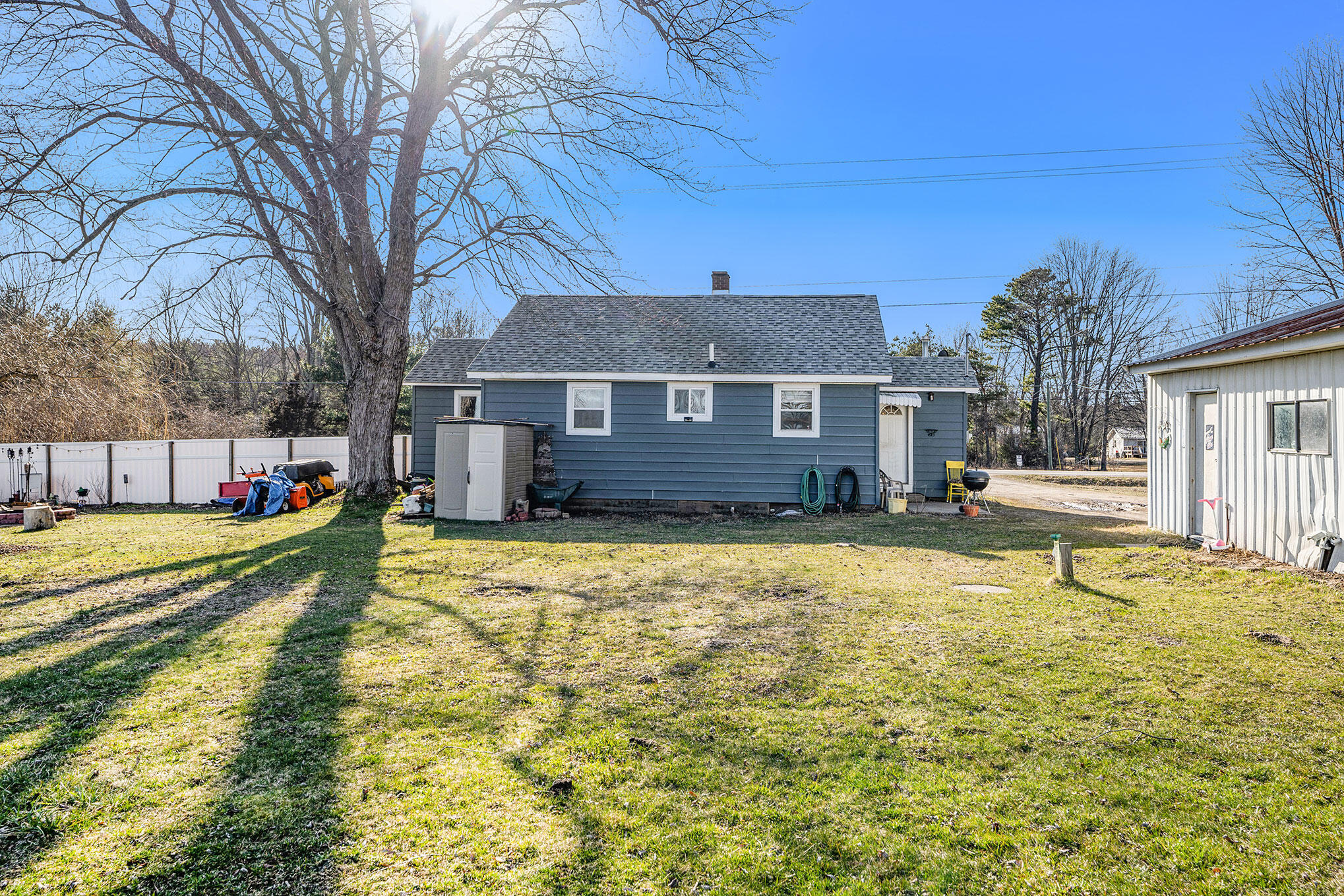 4374 Holton Road