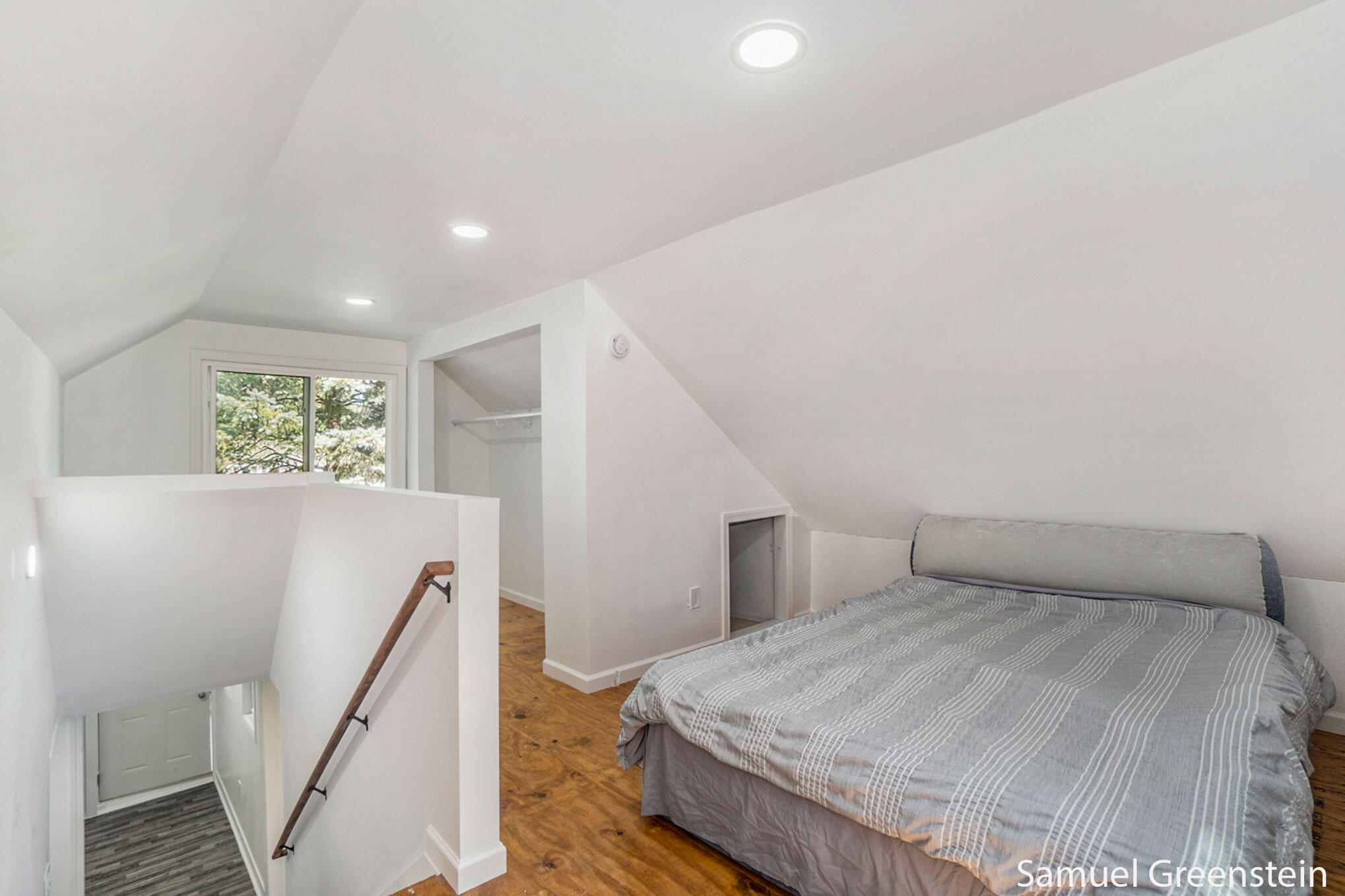 572 W 18th Street
