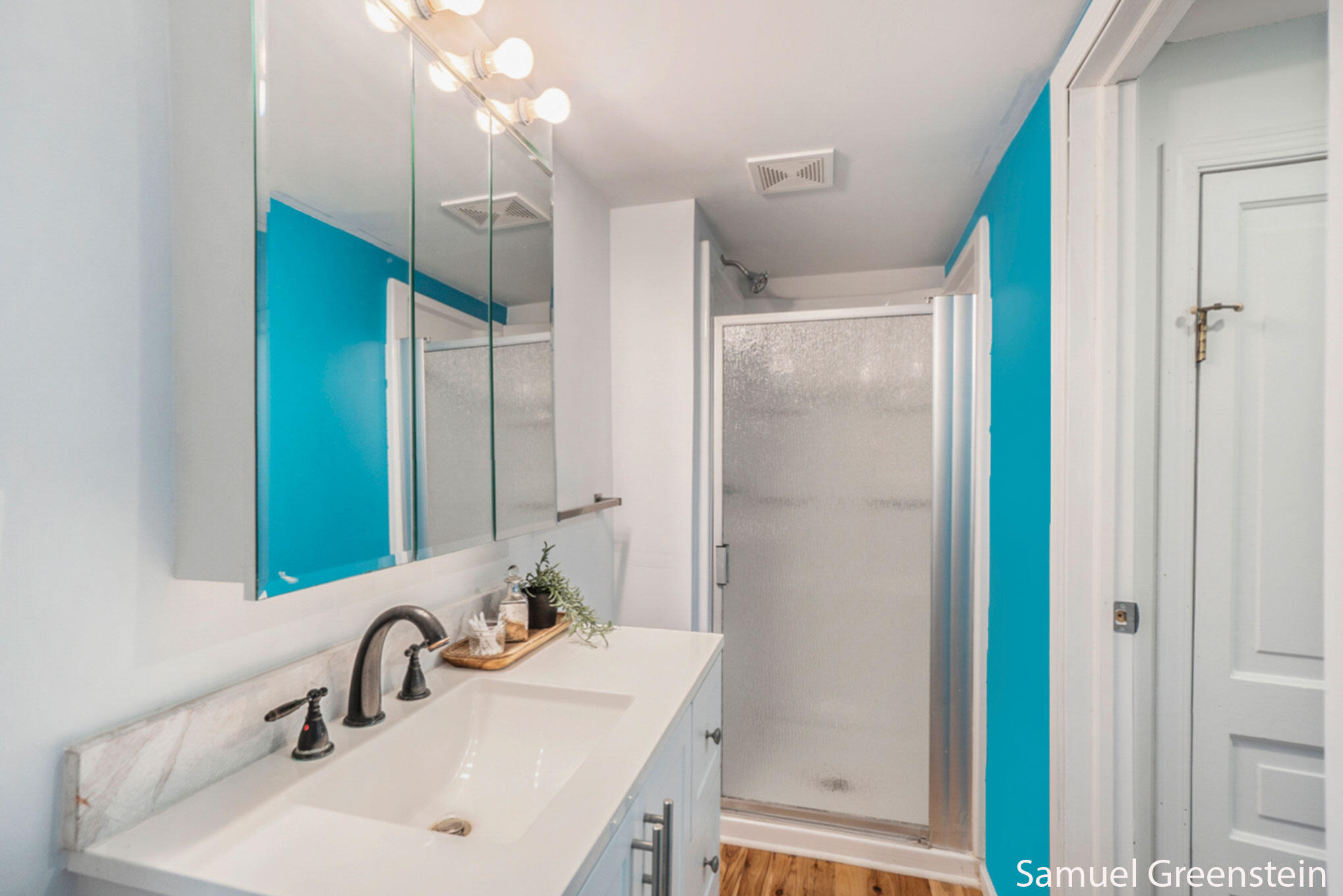 572 W 18th Street