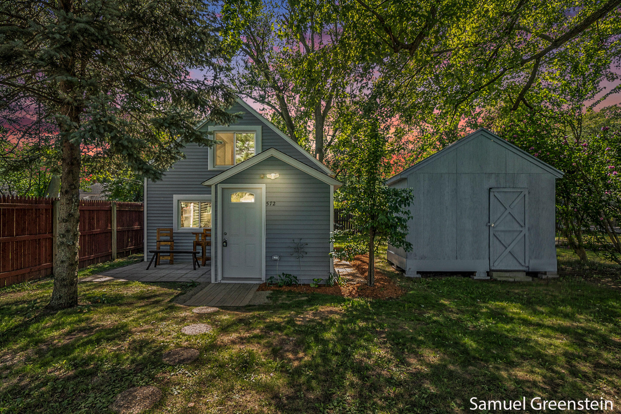 572 W 18th Street