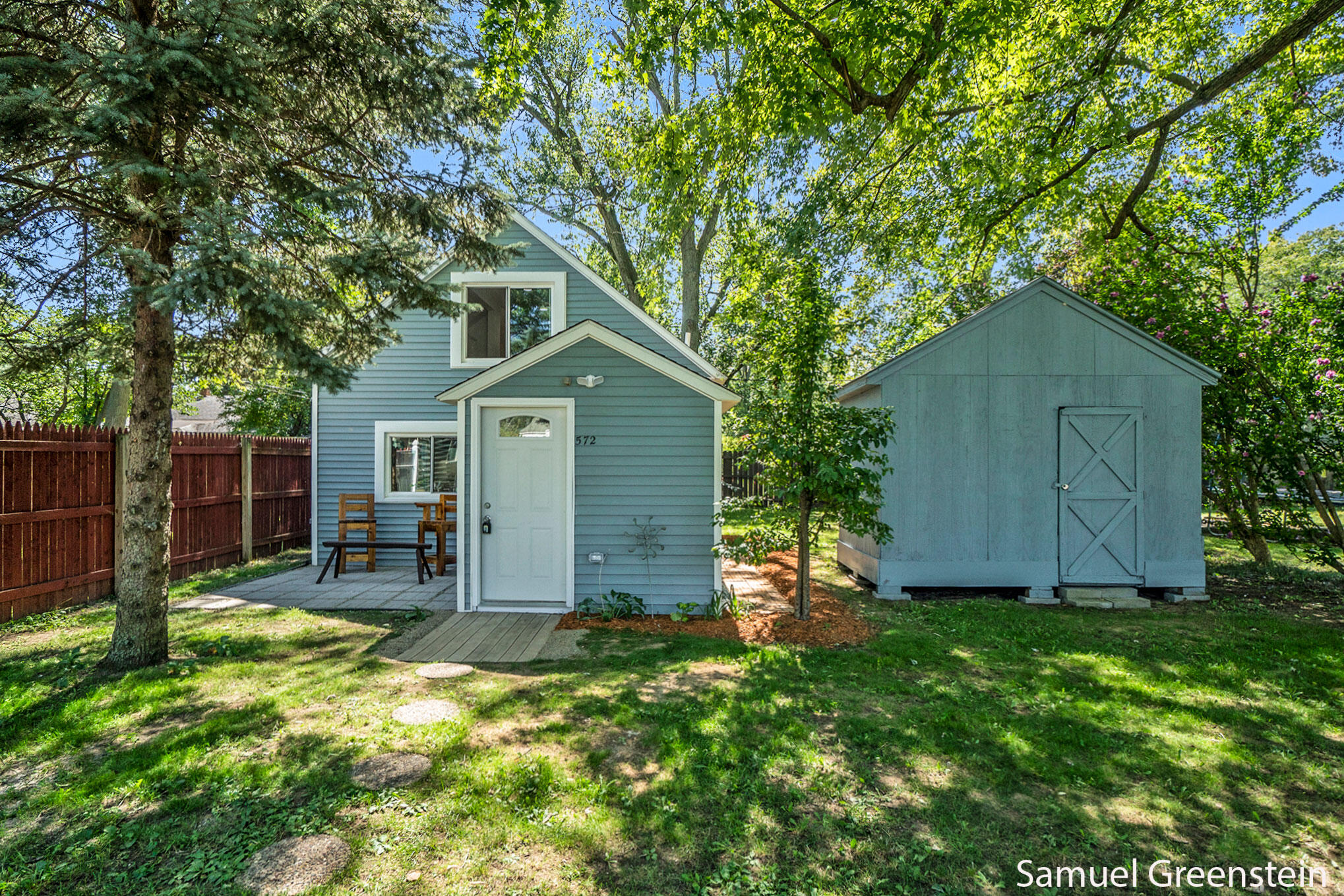 572 W 18th Street
