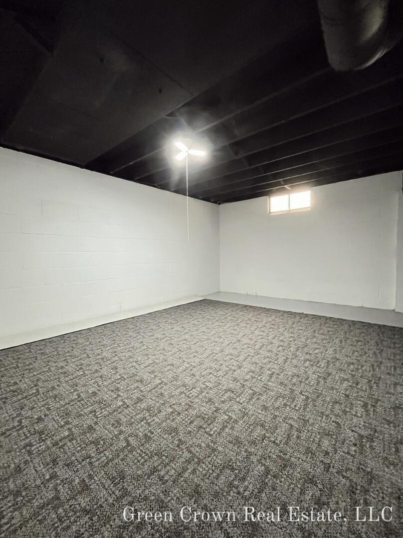 1173 W Broadway Avenue
