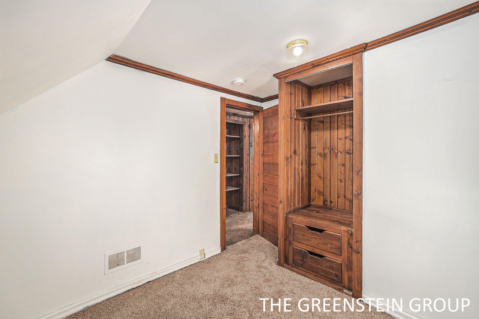 563 W 23rd Street