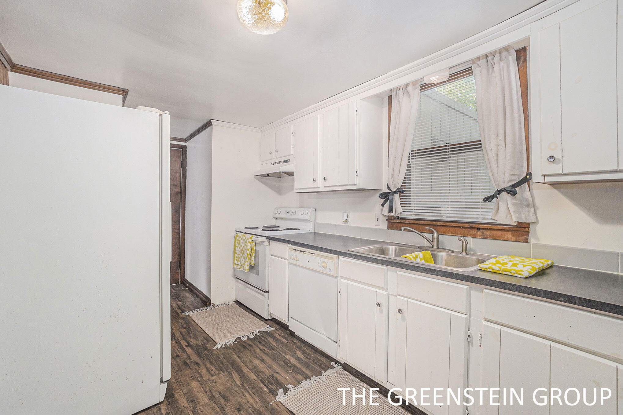 563 W 23rd Street