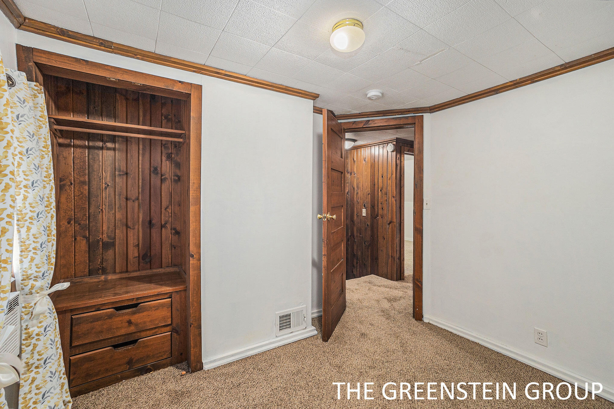 563 W 23rd Street