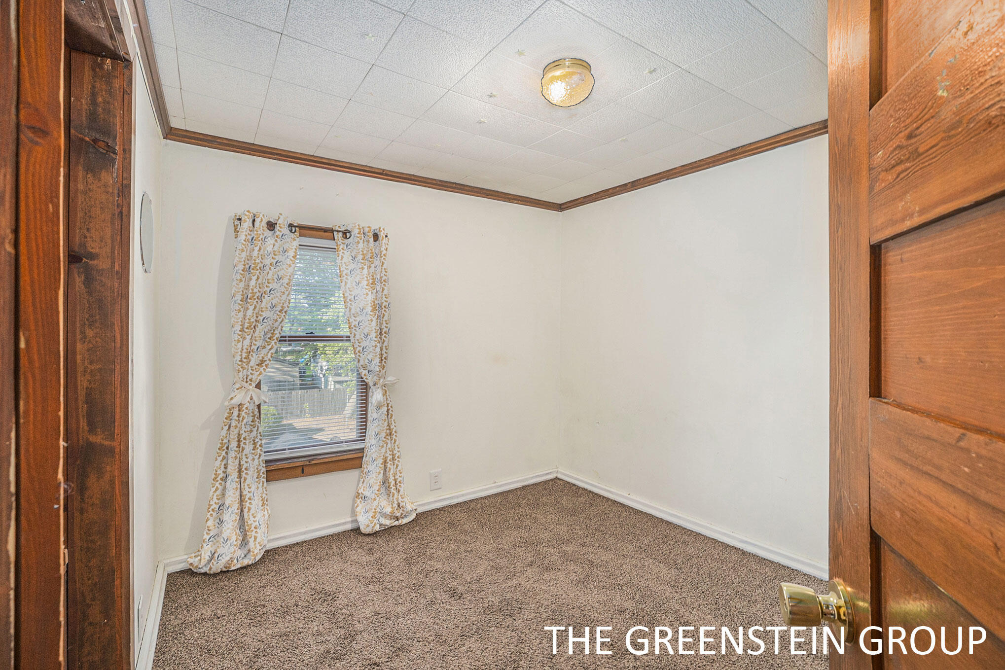 563 W 23rd Street