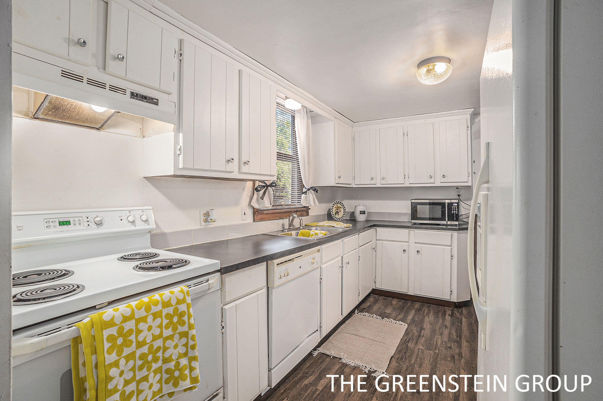 563 W 23rd Street