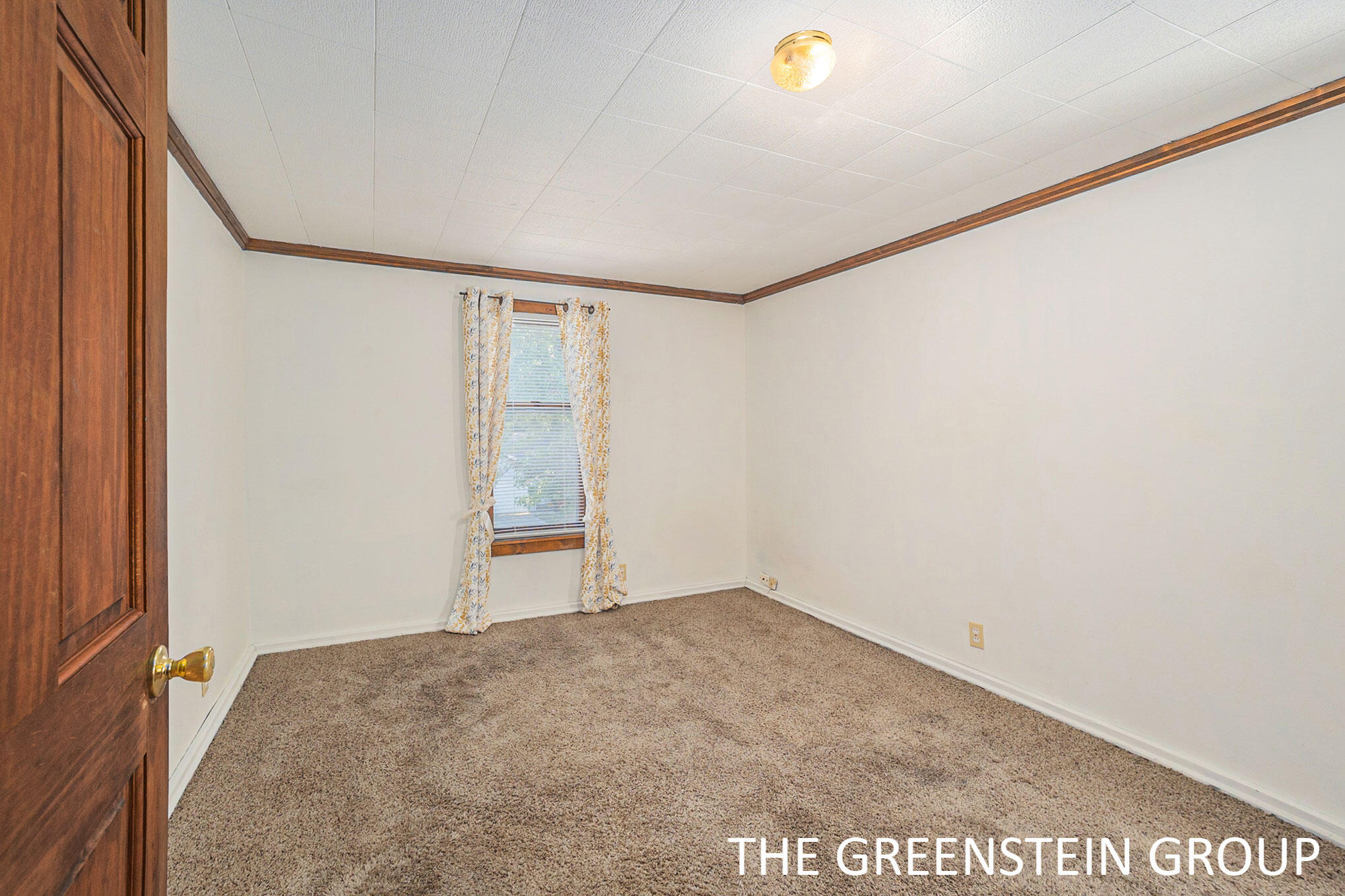 563 W 23rd Street