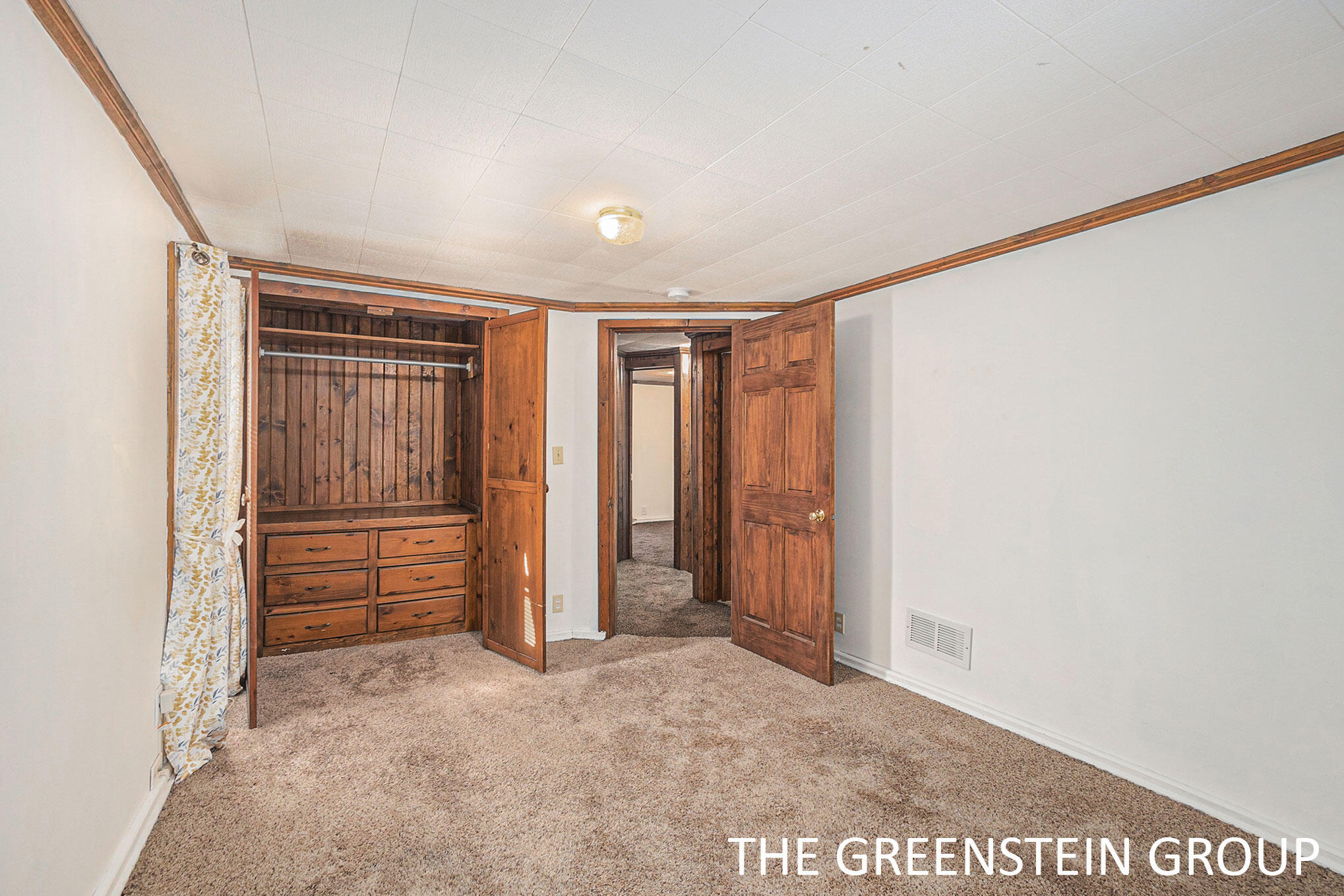 563 W 23rd Street