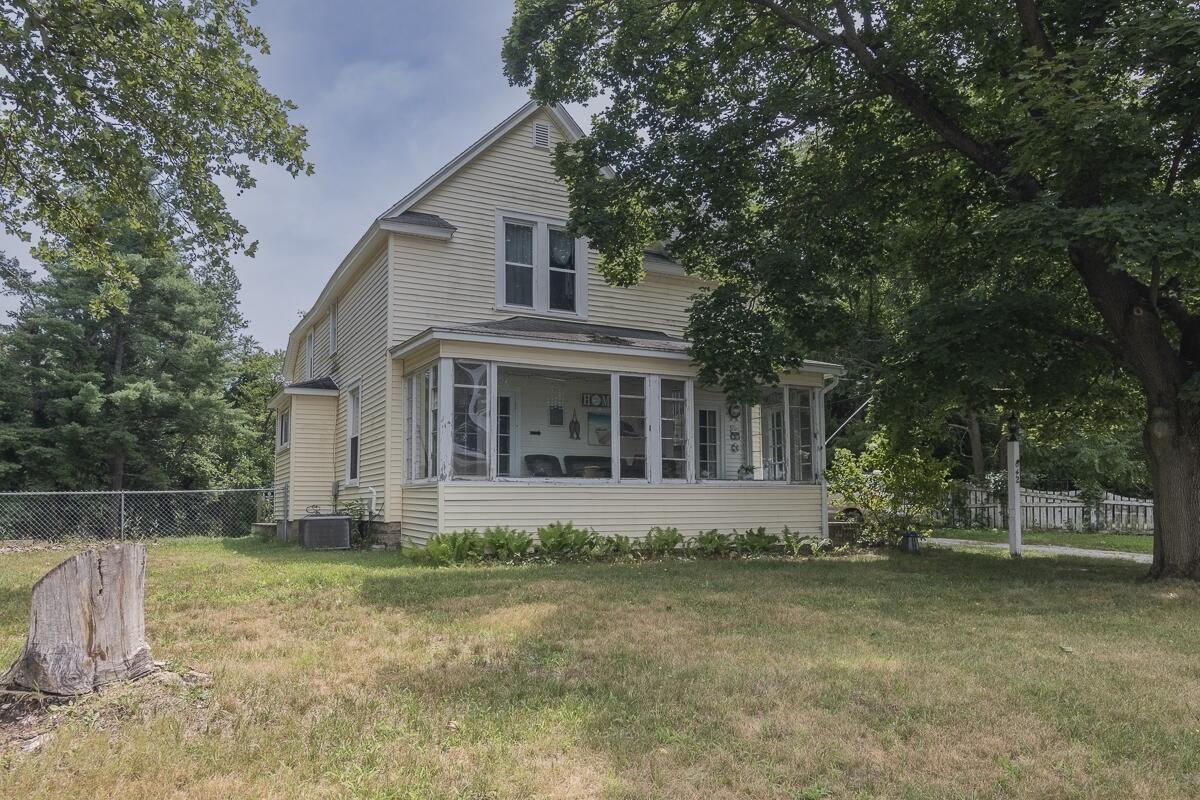 642 Kalamazoo N