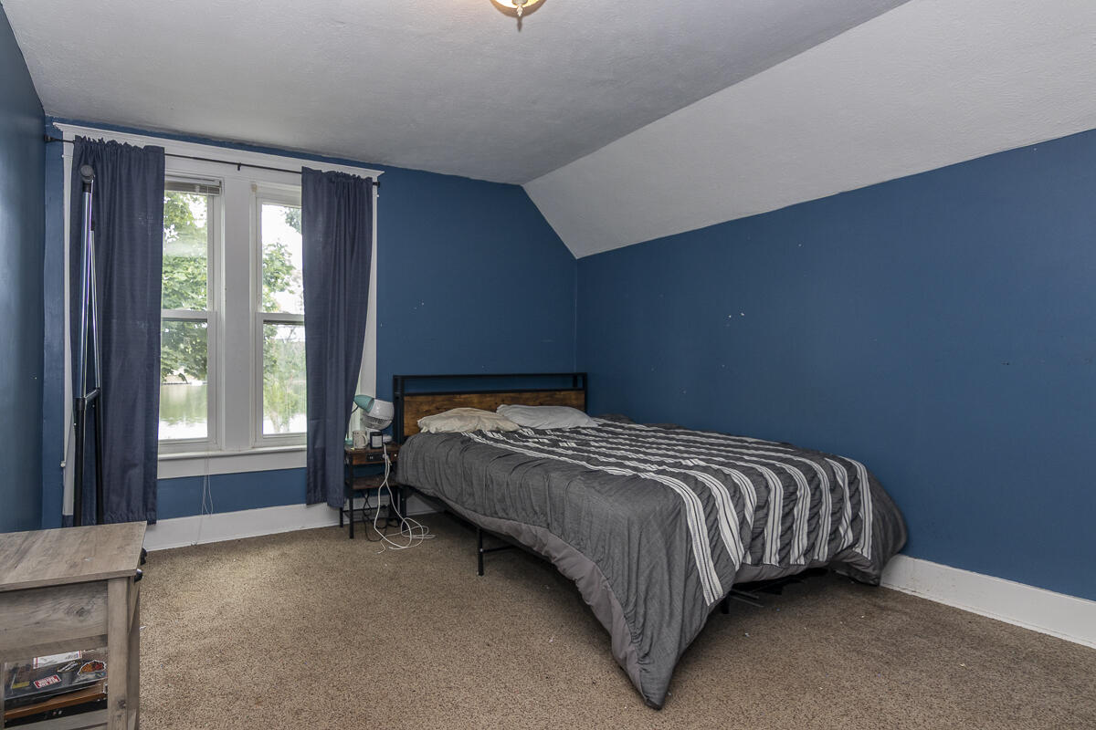 642 Kalamazoo N