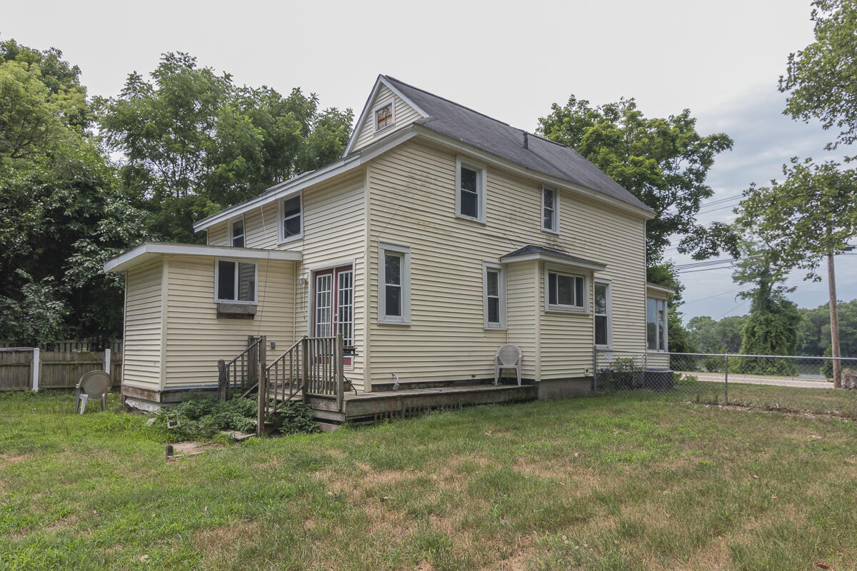 642 Kalamazoo N