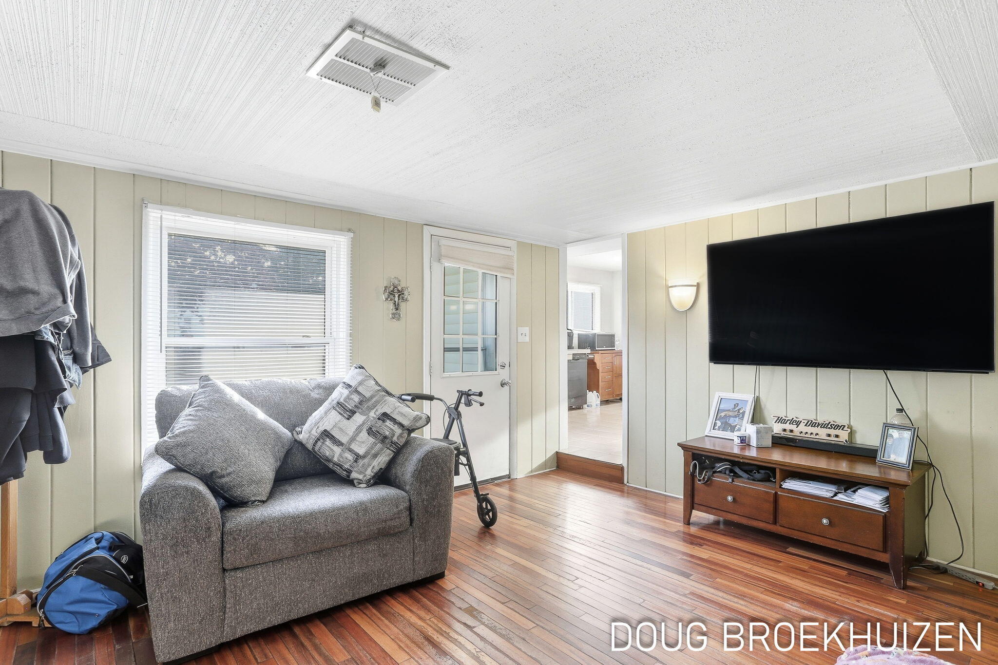 287 W 15th Street