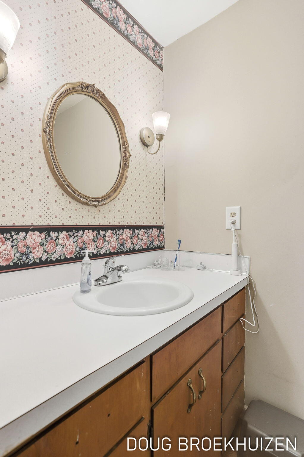 287 W 15th Street