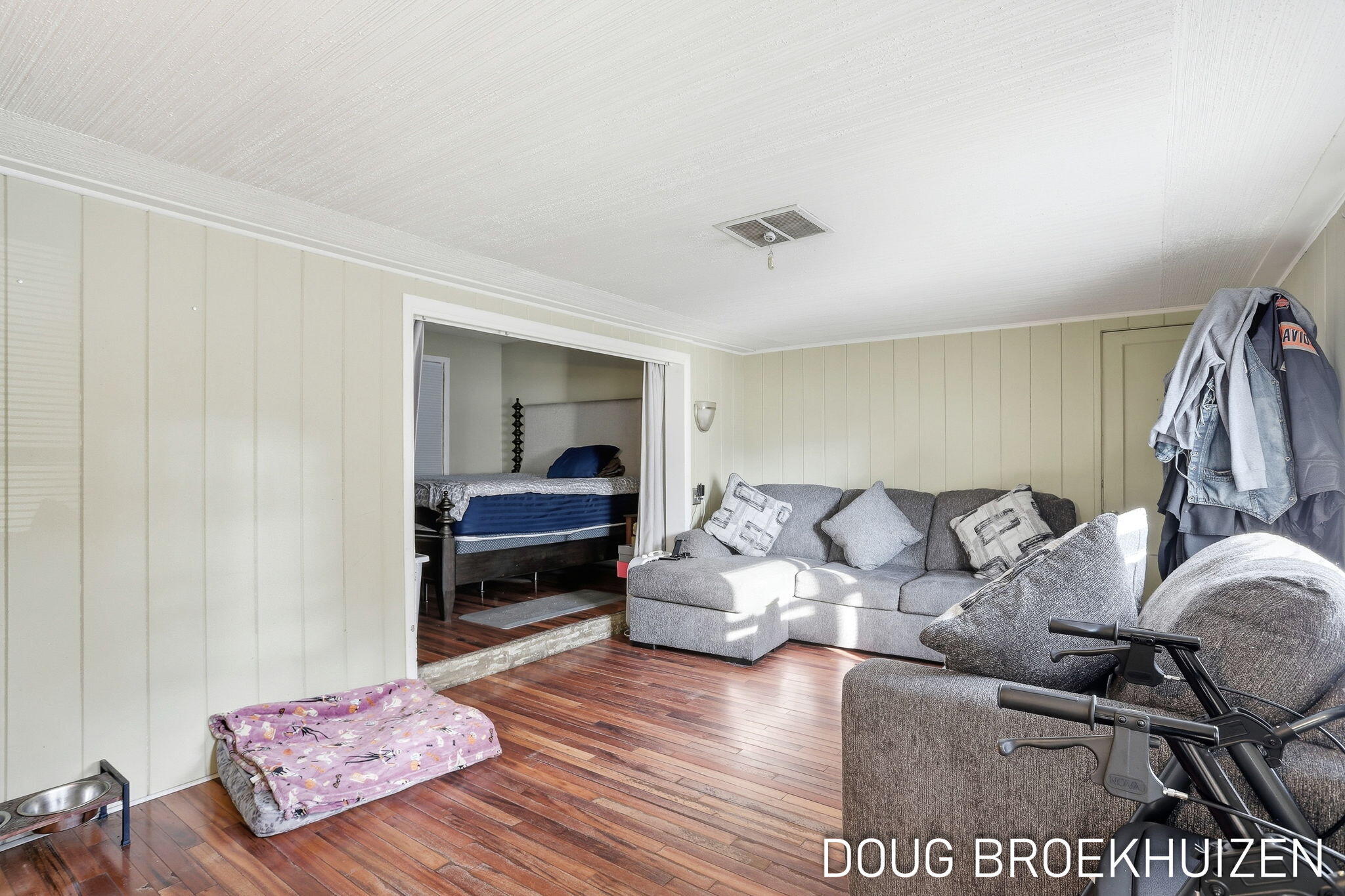 287 W 15th Street