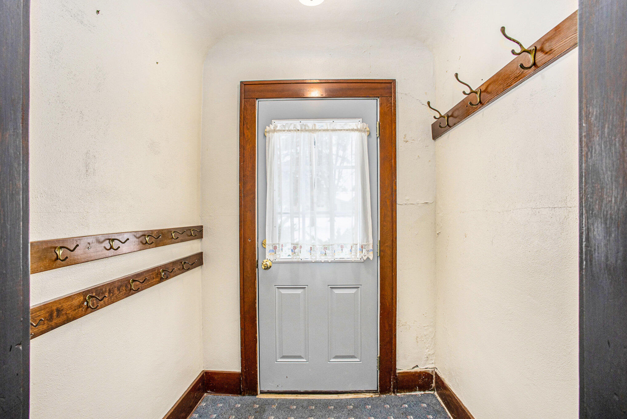 1529 W Hansen Road