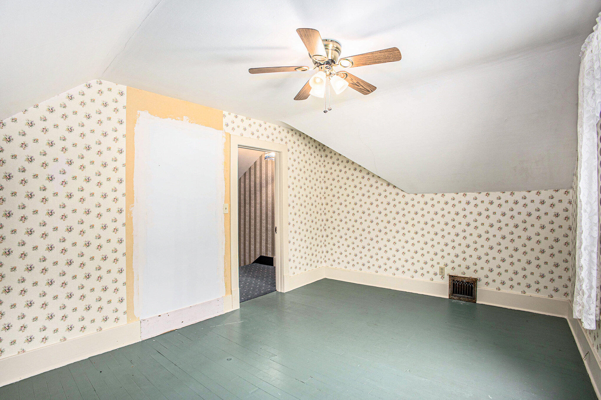 1529 W Hansen Road