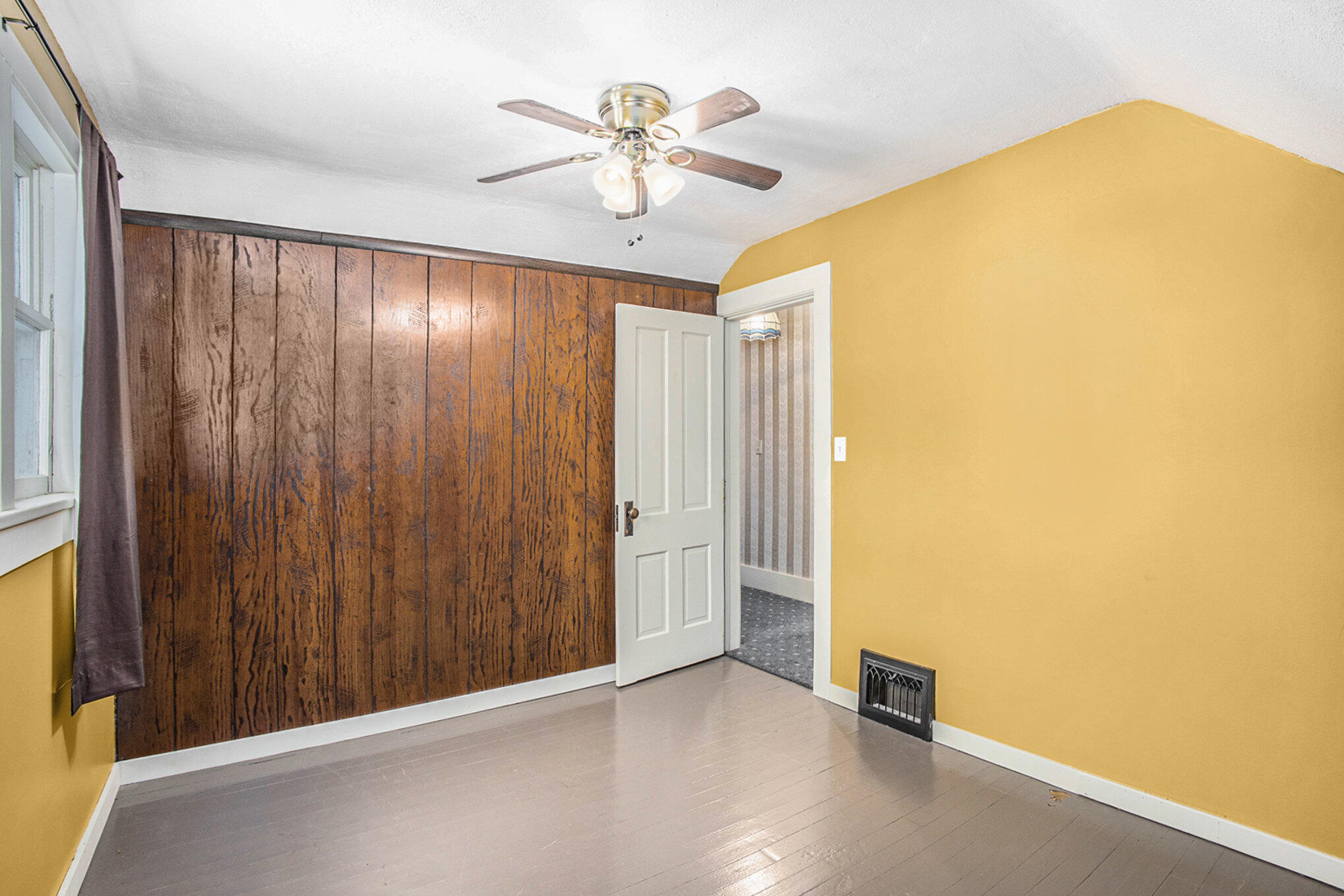 1529 W Hansen Road