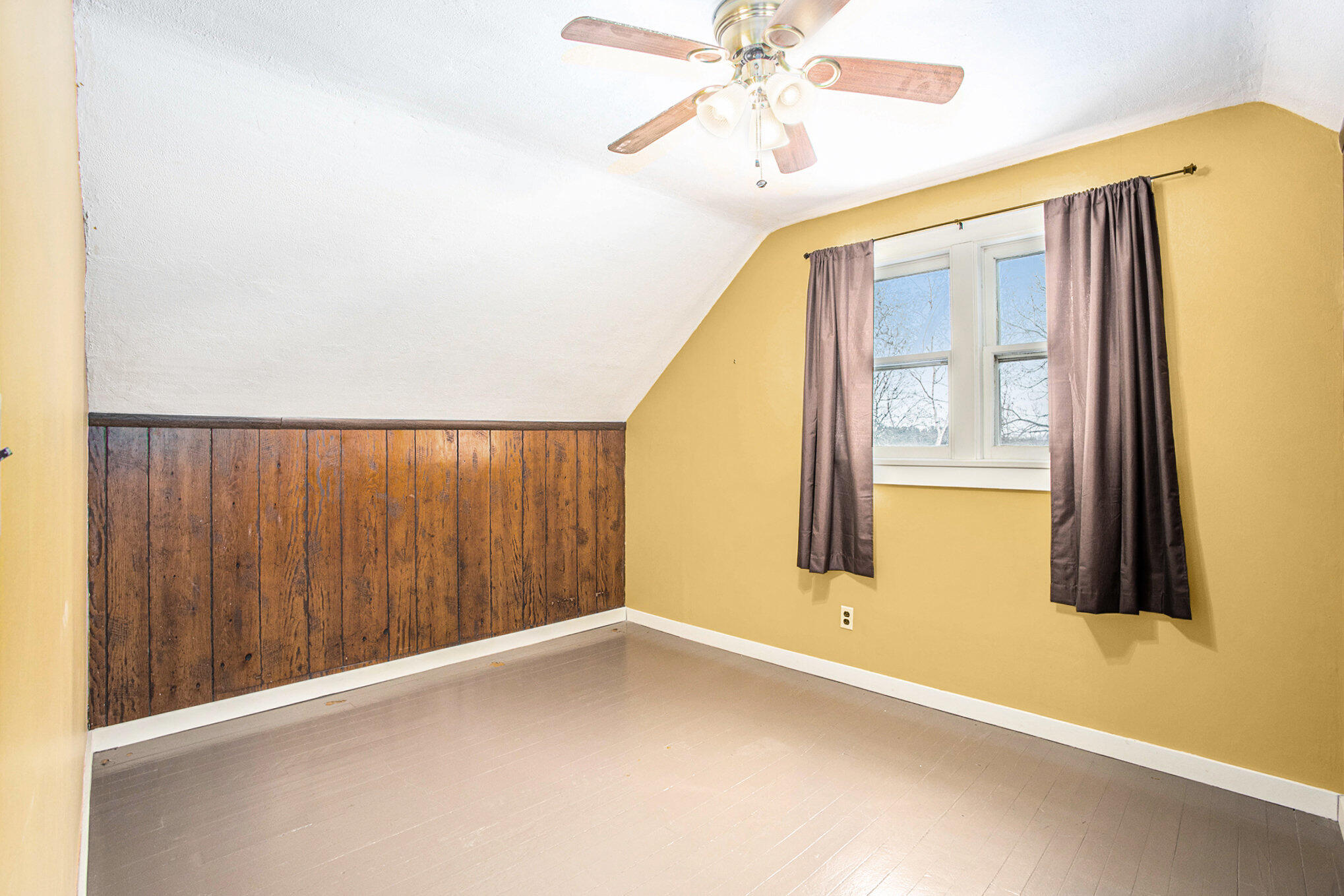 1529 W Hansen Road