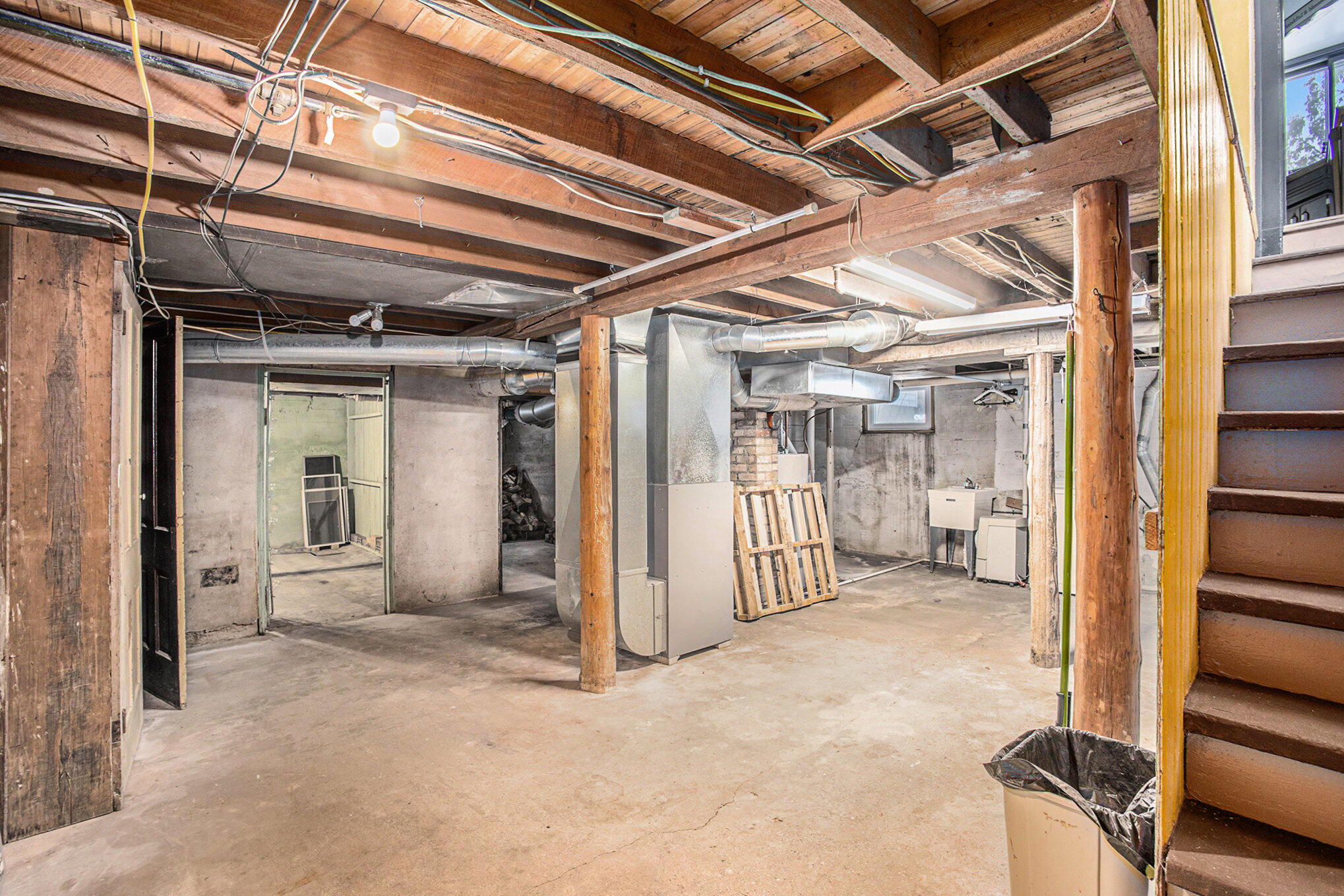 1529 W Hansen Road