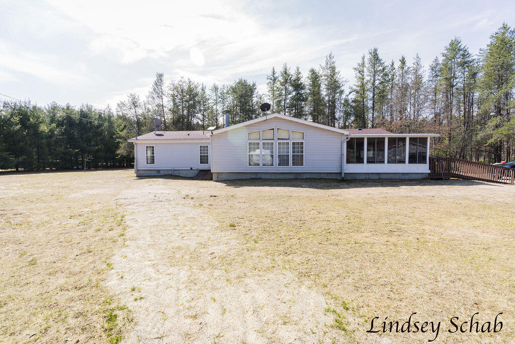 2211 E 13 Mile Road