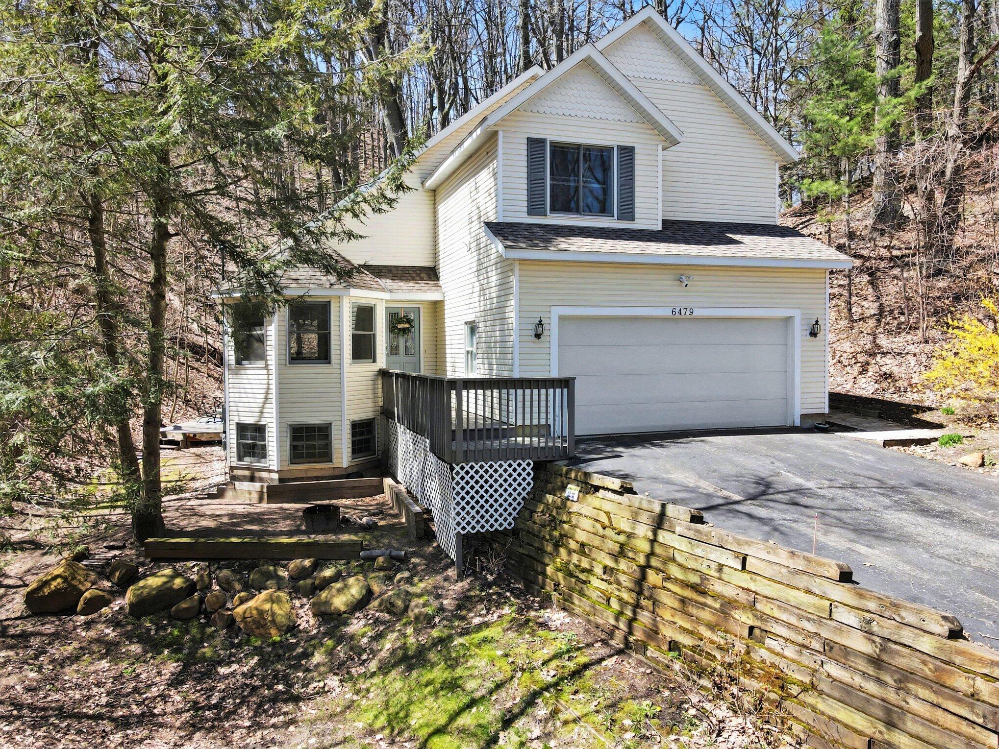 6479 Lakeshore Avenue