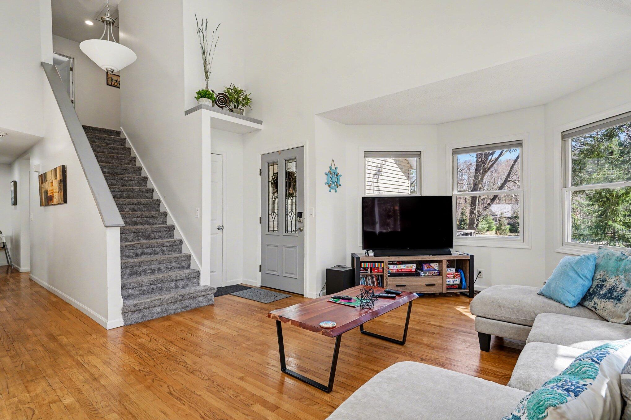 6479 Lakeshore Avenue