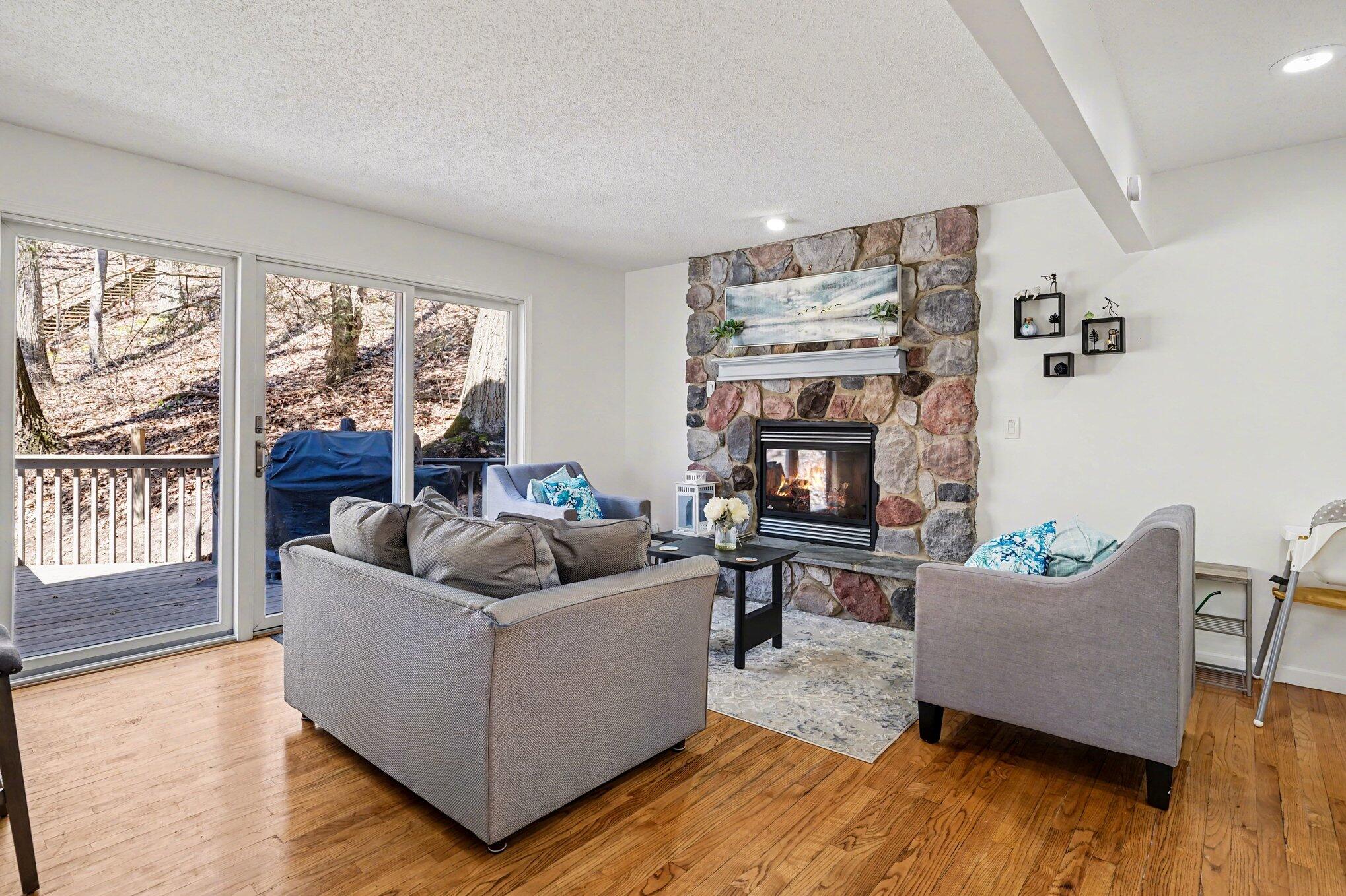 6479 Lakeshore Avenue