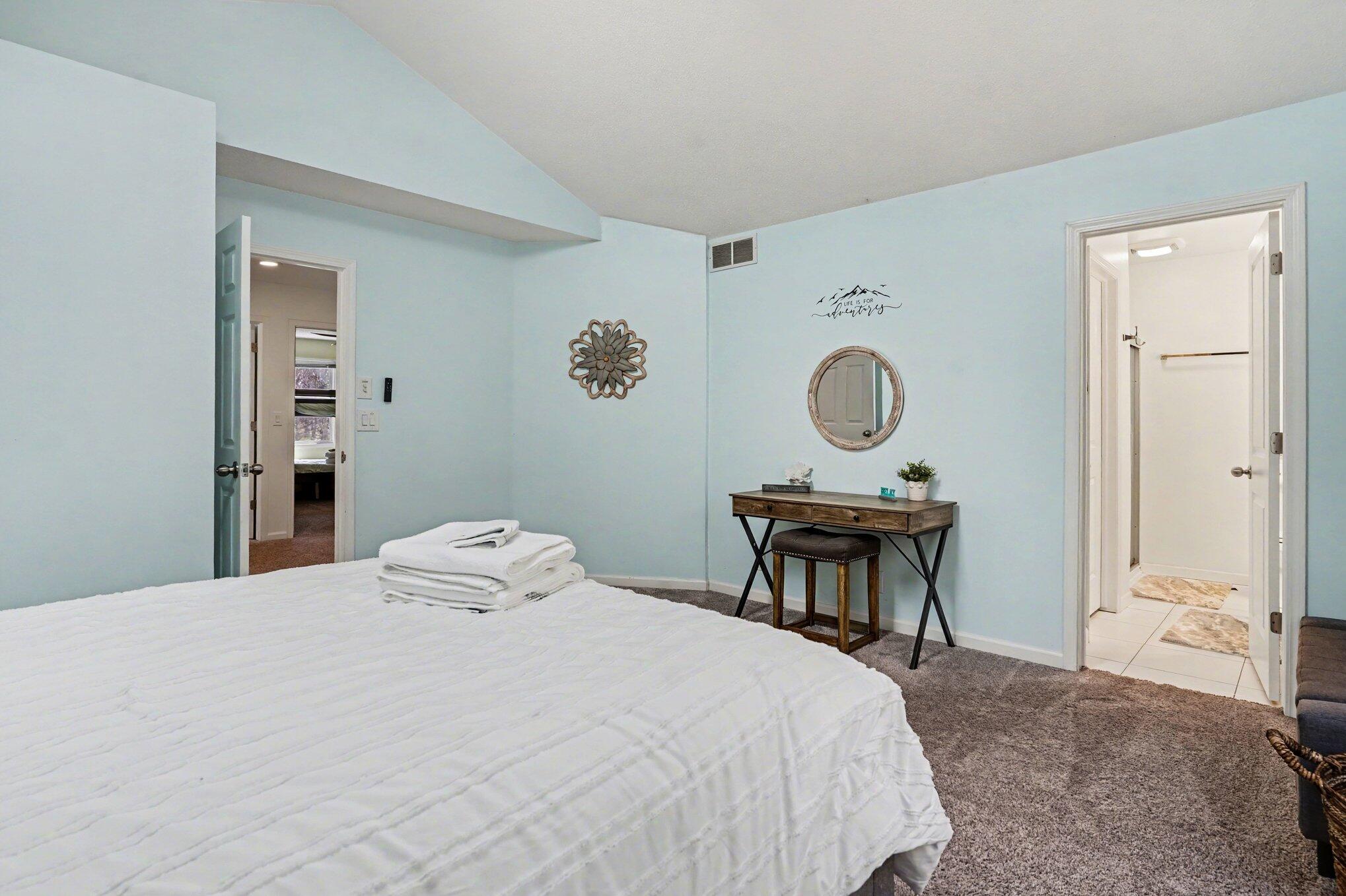 6479 Lakeshore Avenue