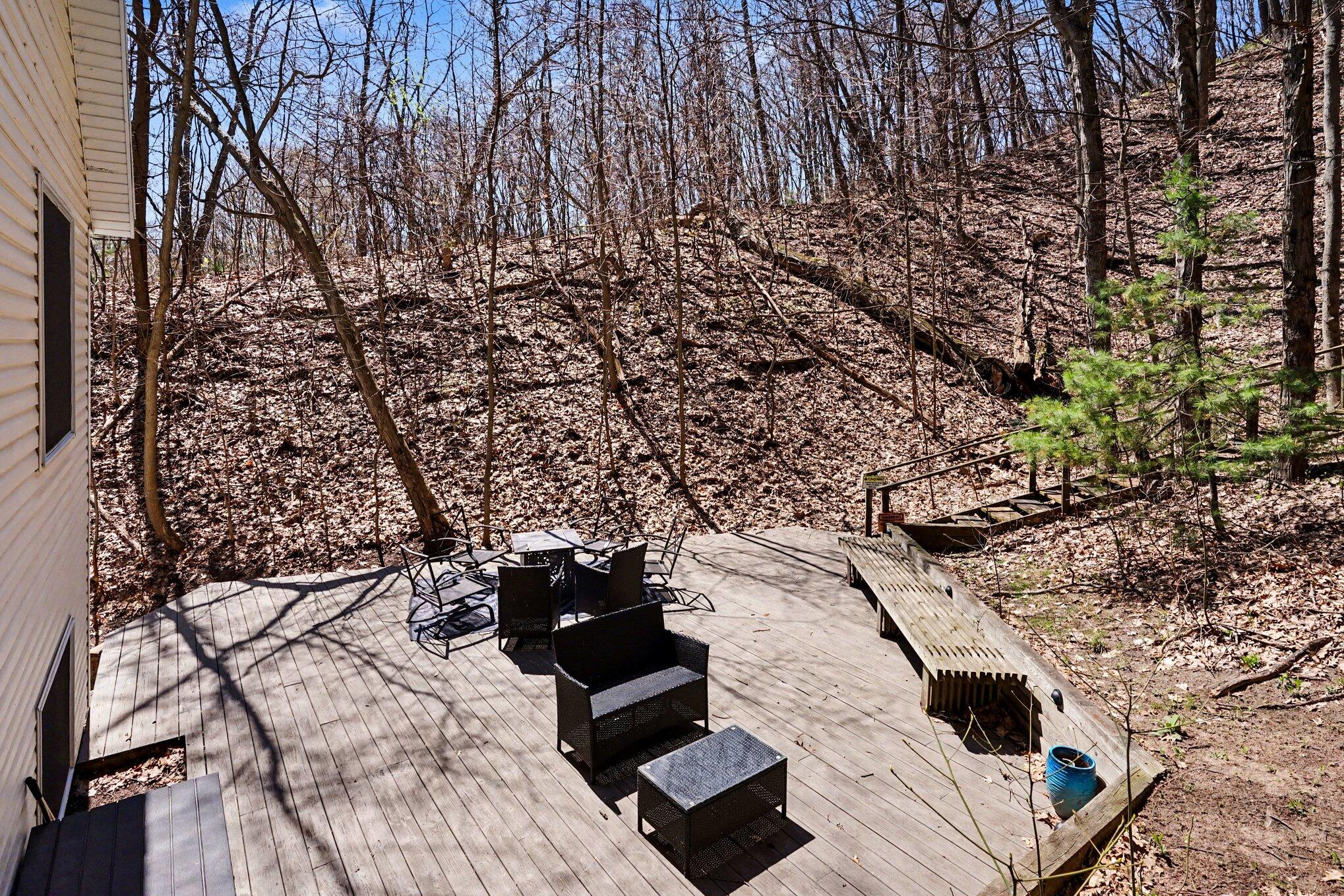 6479 Lakeshore Avenue