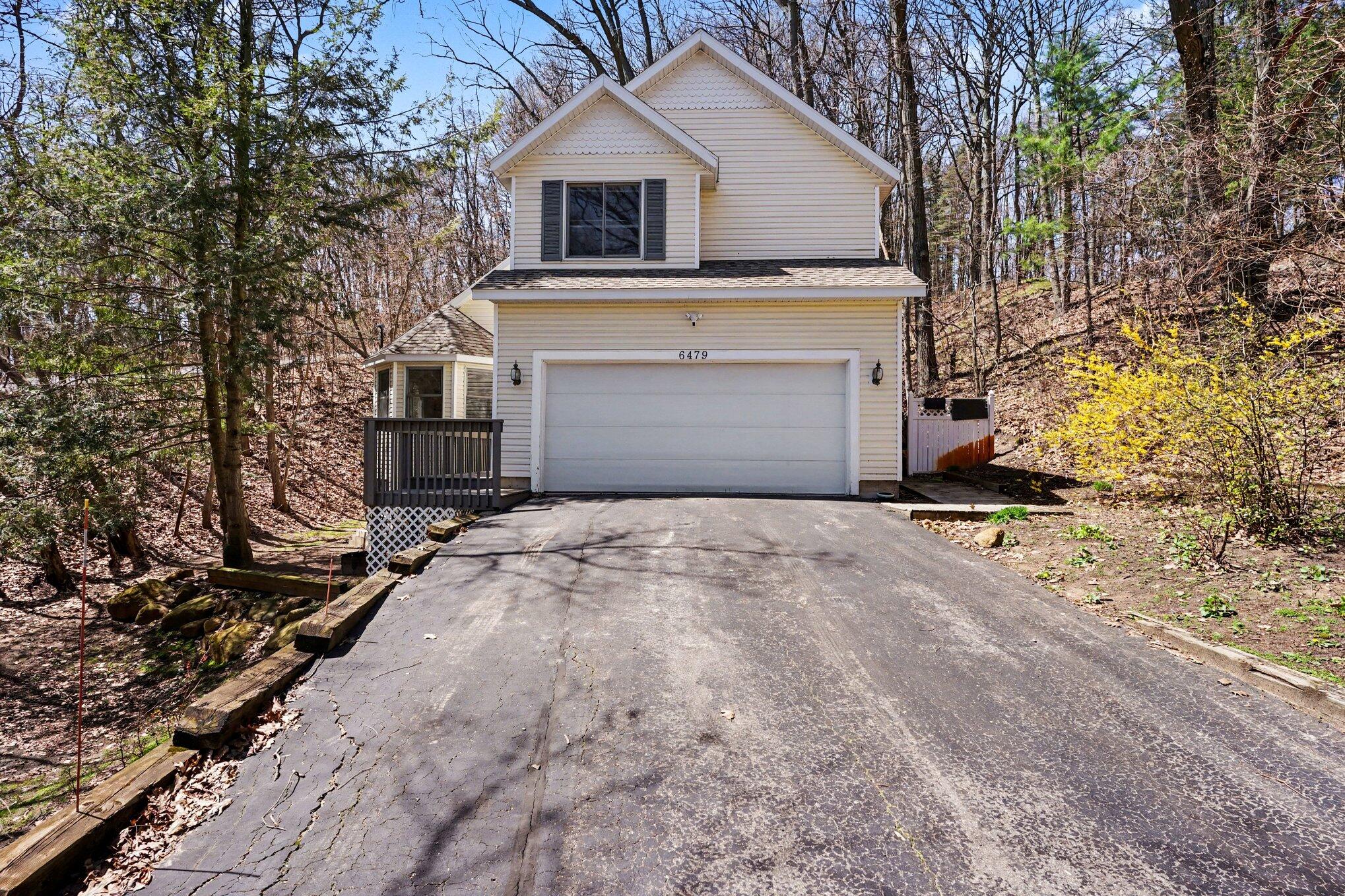 6479 Lakeshore Avenue